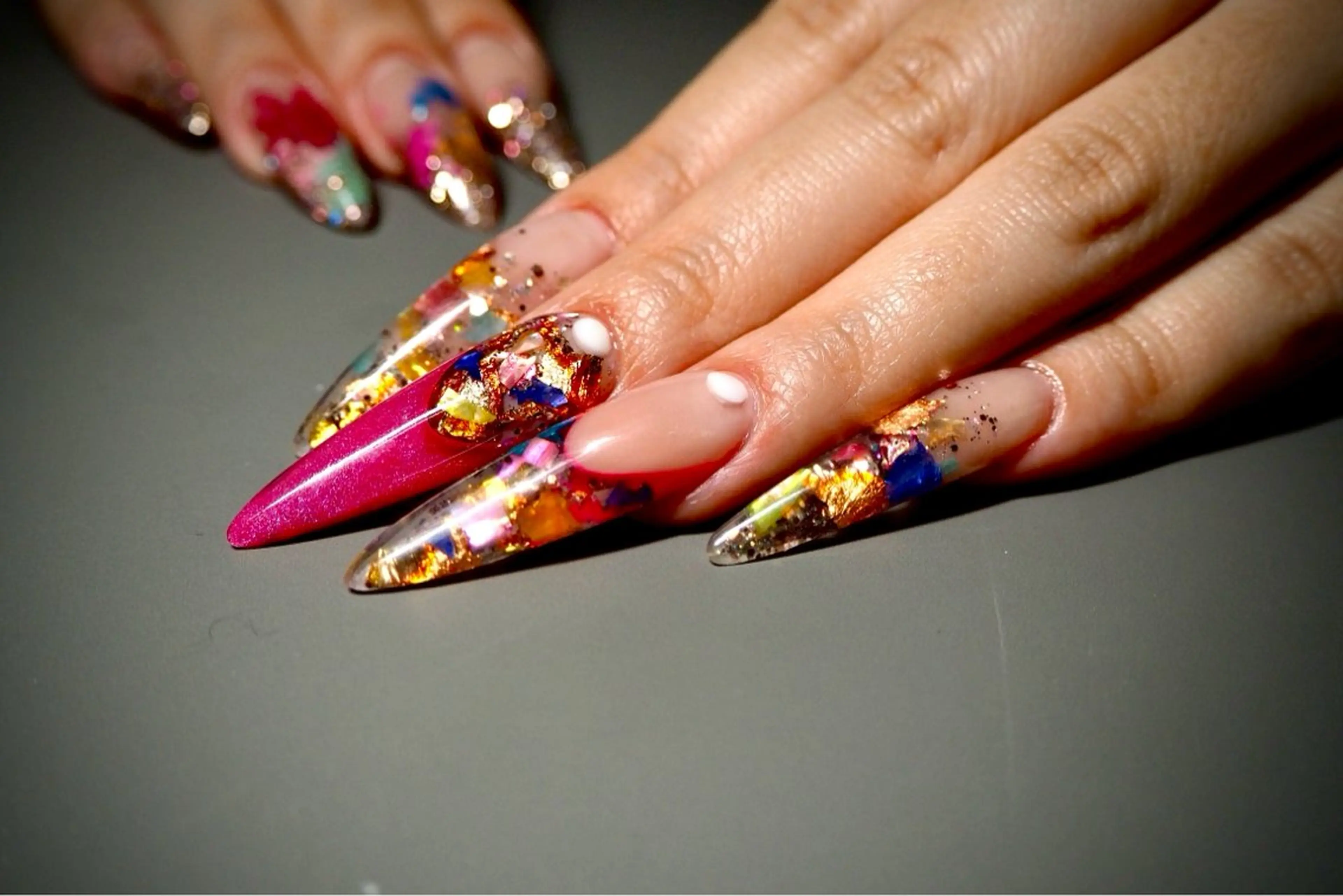 ネイル フレンチネイル ラメ(グリッター) スカルプネイル 井手 優妃のネイルデザイン