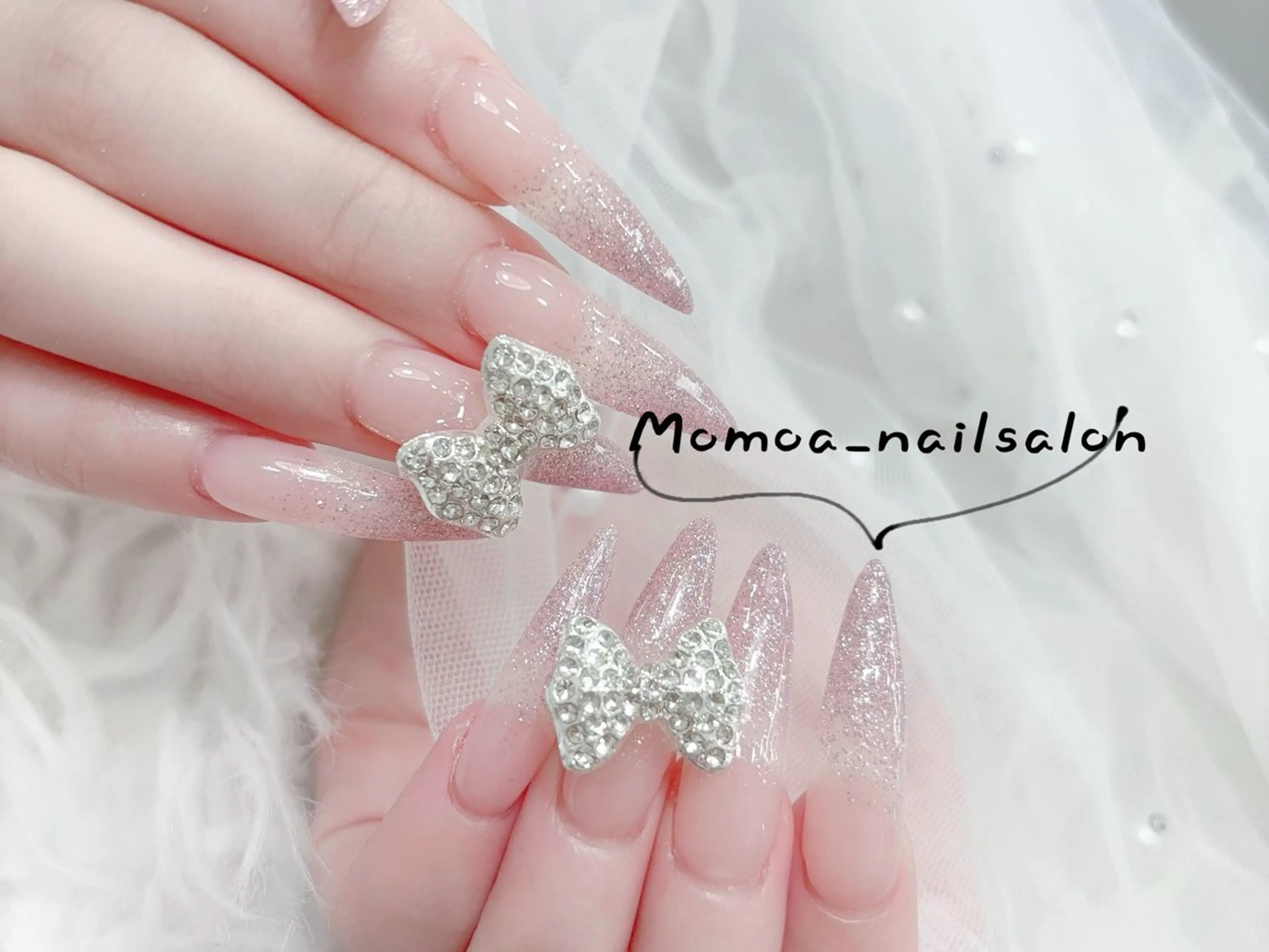 ネイル キラキラネイル スカルプネイル ハンドネイル MoMoA Nail ネイル長さ出し専門店のネイルデザイン