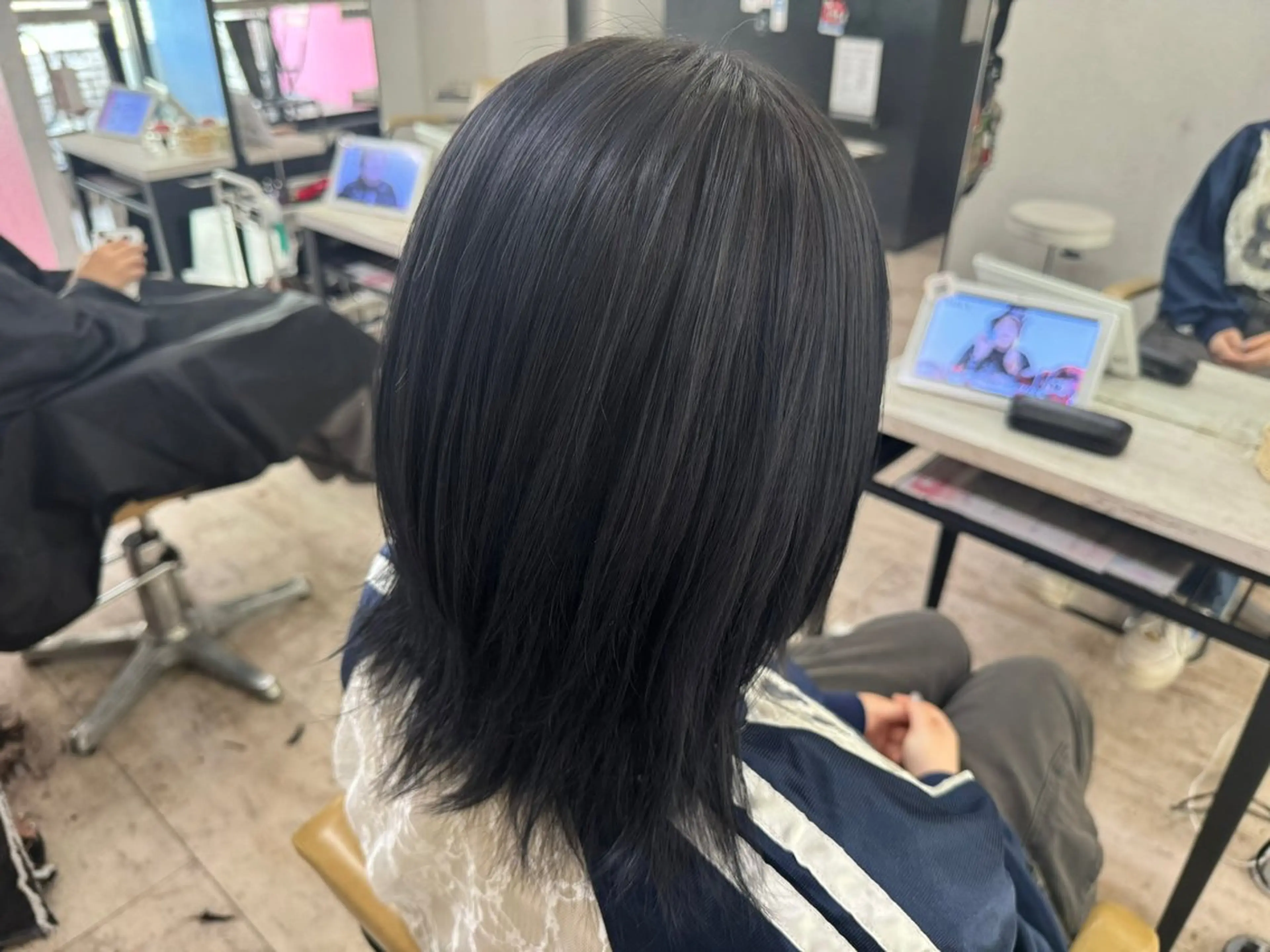 ミディアム カラー ブルーカラー ブルージュ ヘアカラー 💙 Tomoka💜のヘアスタイル