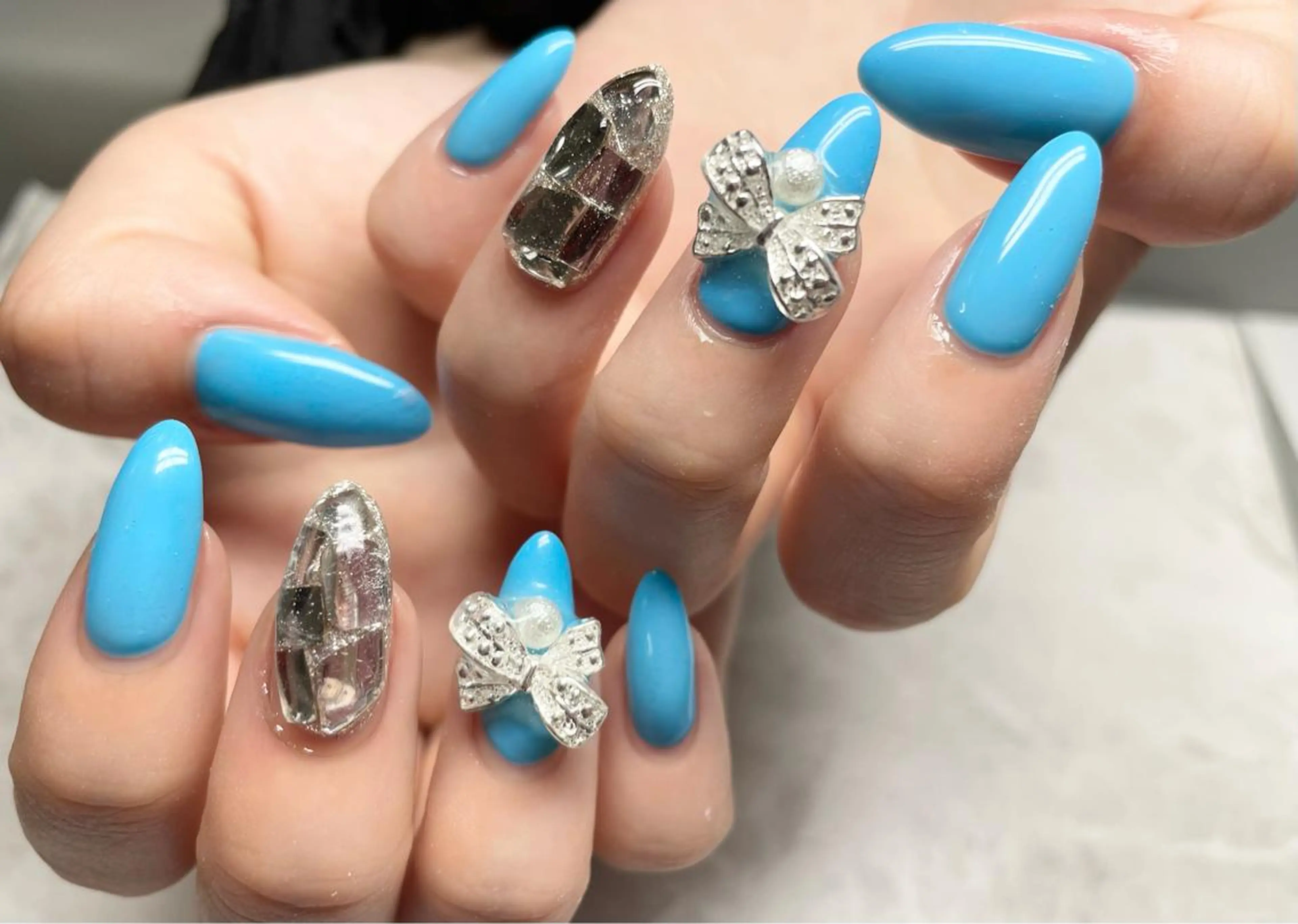 ネイル Roi〈ロワ〉 Minakoのネイルデザイン