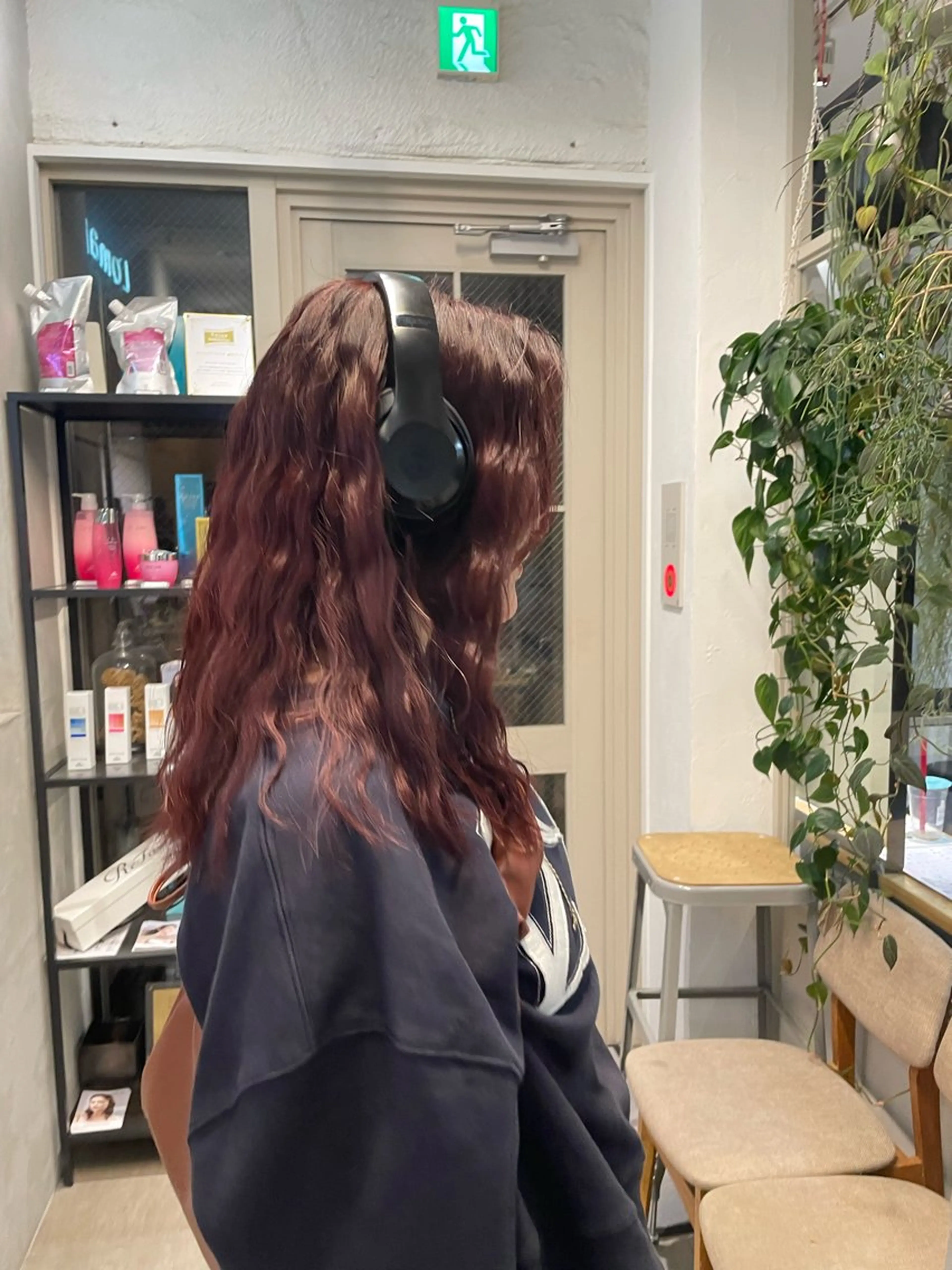 ロング カラー ミルクティー× グレージュMOMOのヘアスタイル