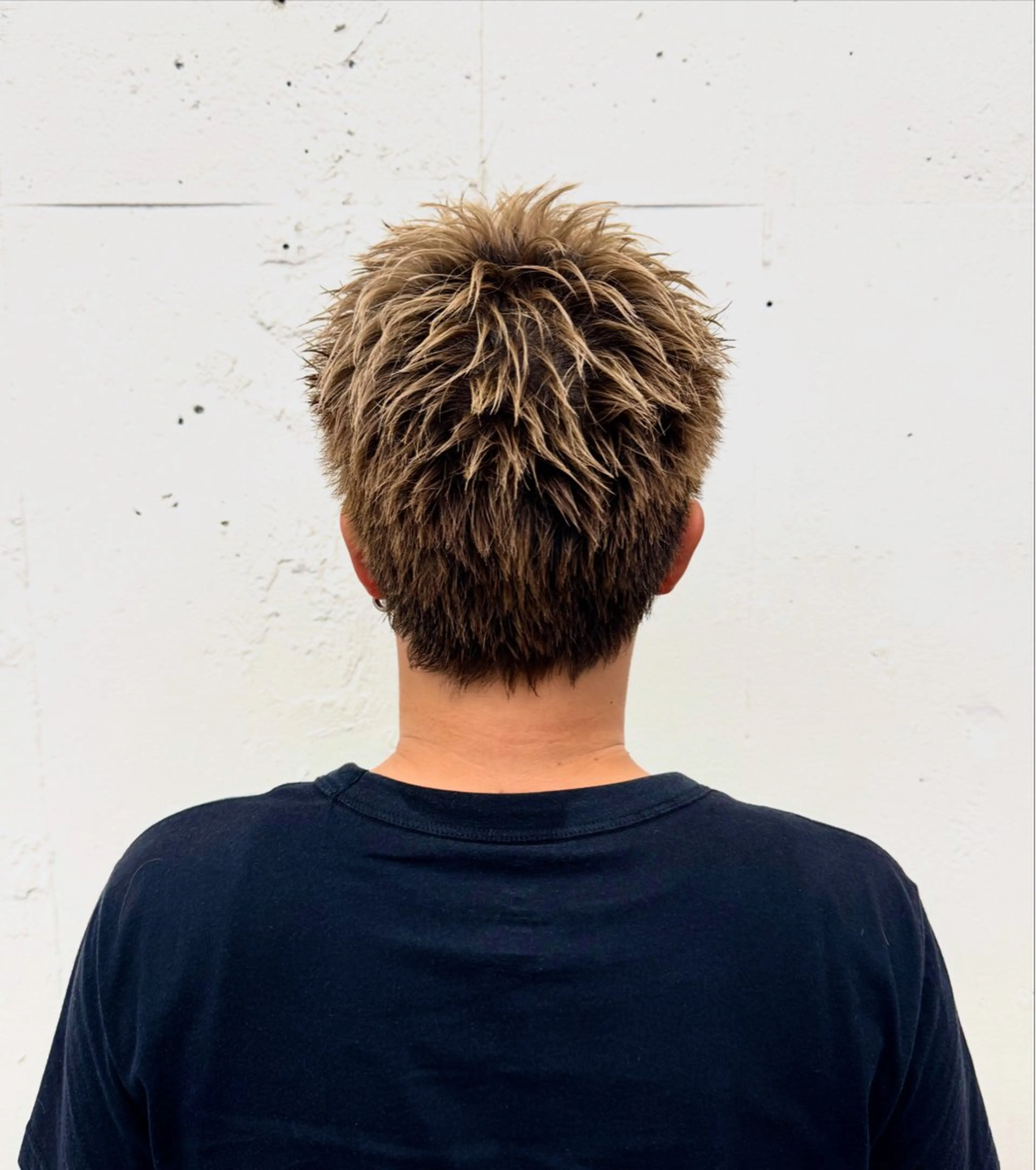 ショート メンズ メンズブリーチ メンズショート スパイキーショート ショートヘア カット トリートメント Hair salon f所属・💈メンズ特化💈 TASUKUのヘアスタイル