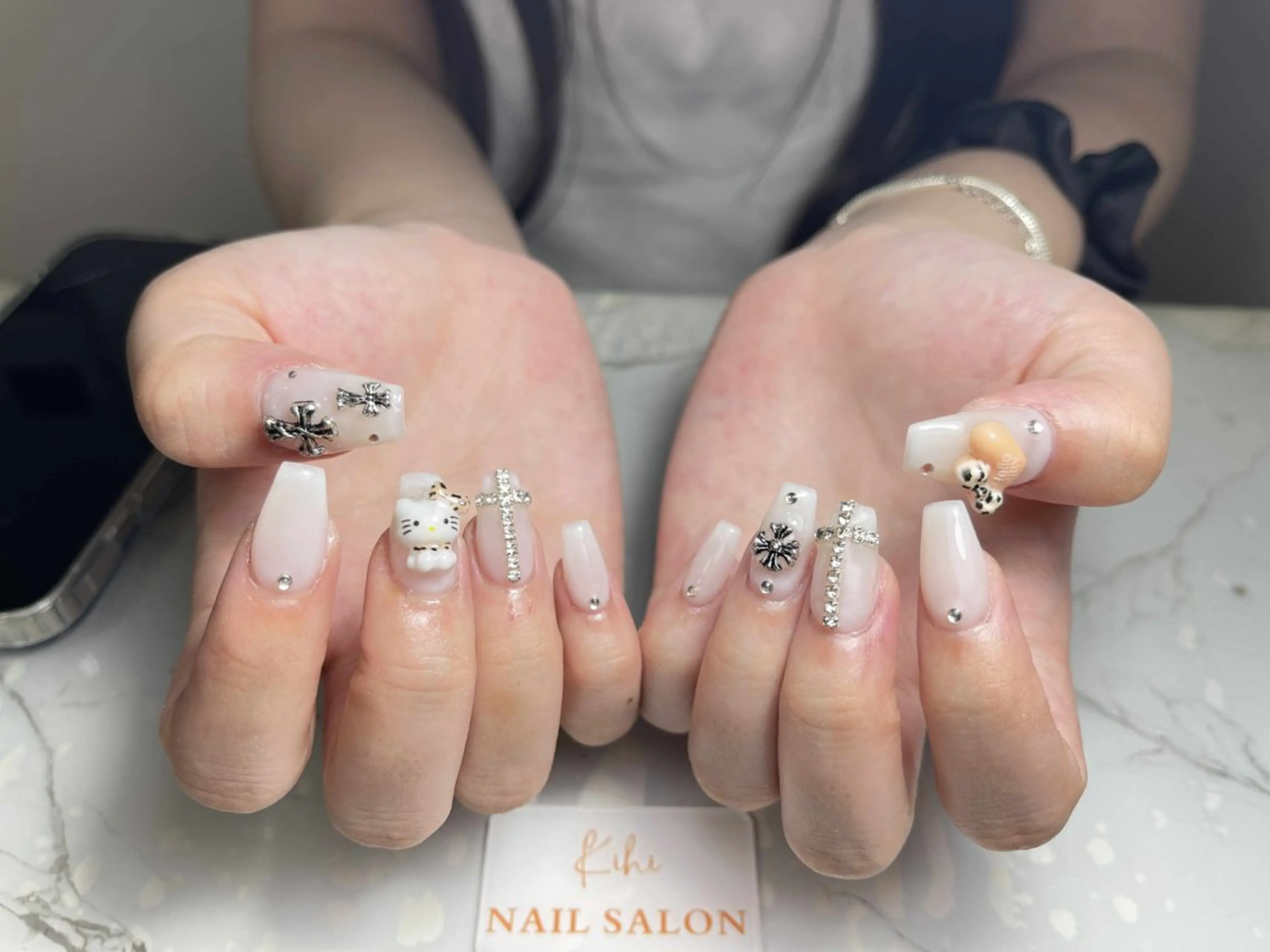 ネイル アートネイル フレンチネイル ジェルネイル グラデーション 韓国ネイル ハンドネイル 💕鈴木ユリ パラジェル/オフ無料のネイルデザイン