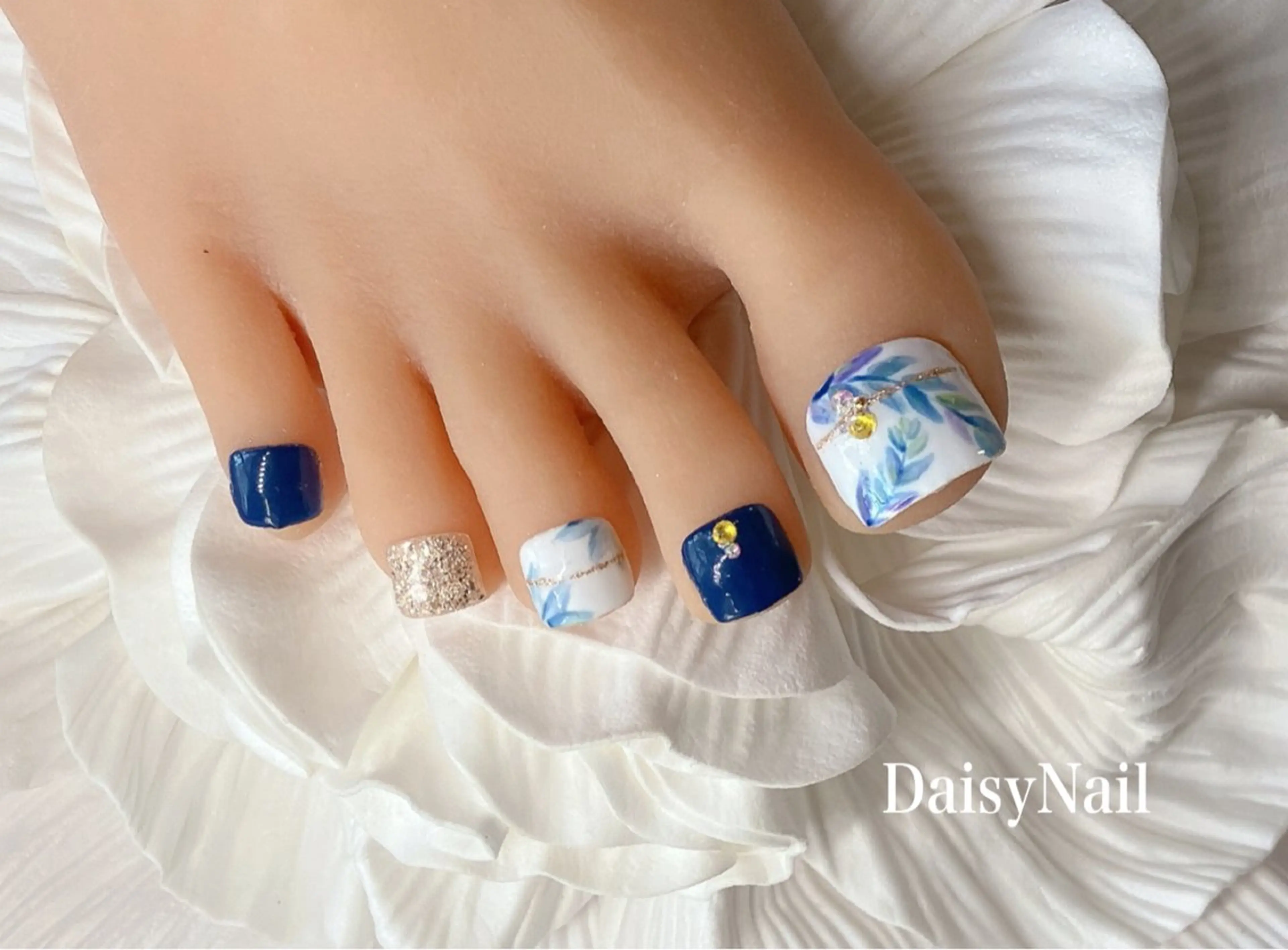 【初回付替オフ無料】フットデザインやり放題コースの写真