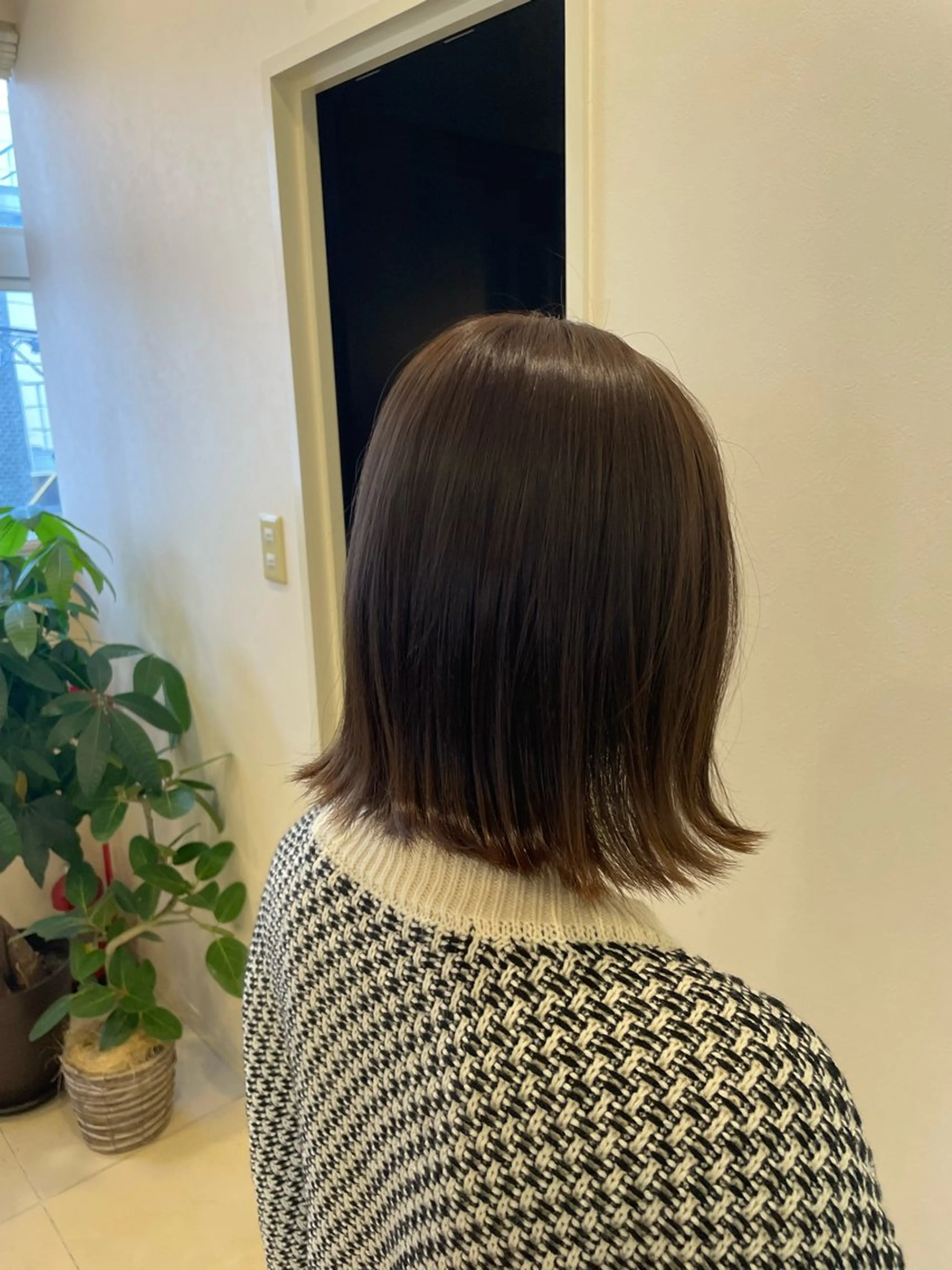 ミディアム カラー カット ヘアカラー トリートメント 伊藤 綾のヘアスタイル