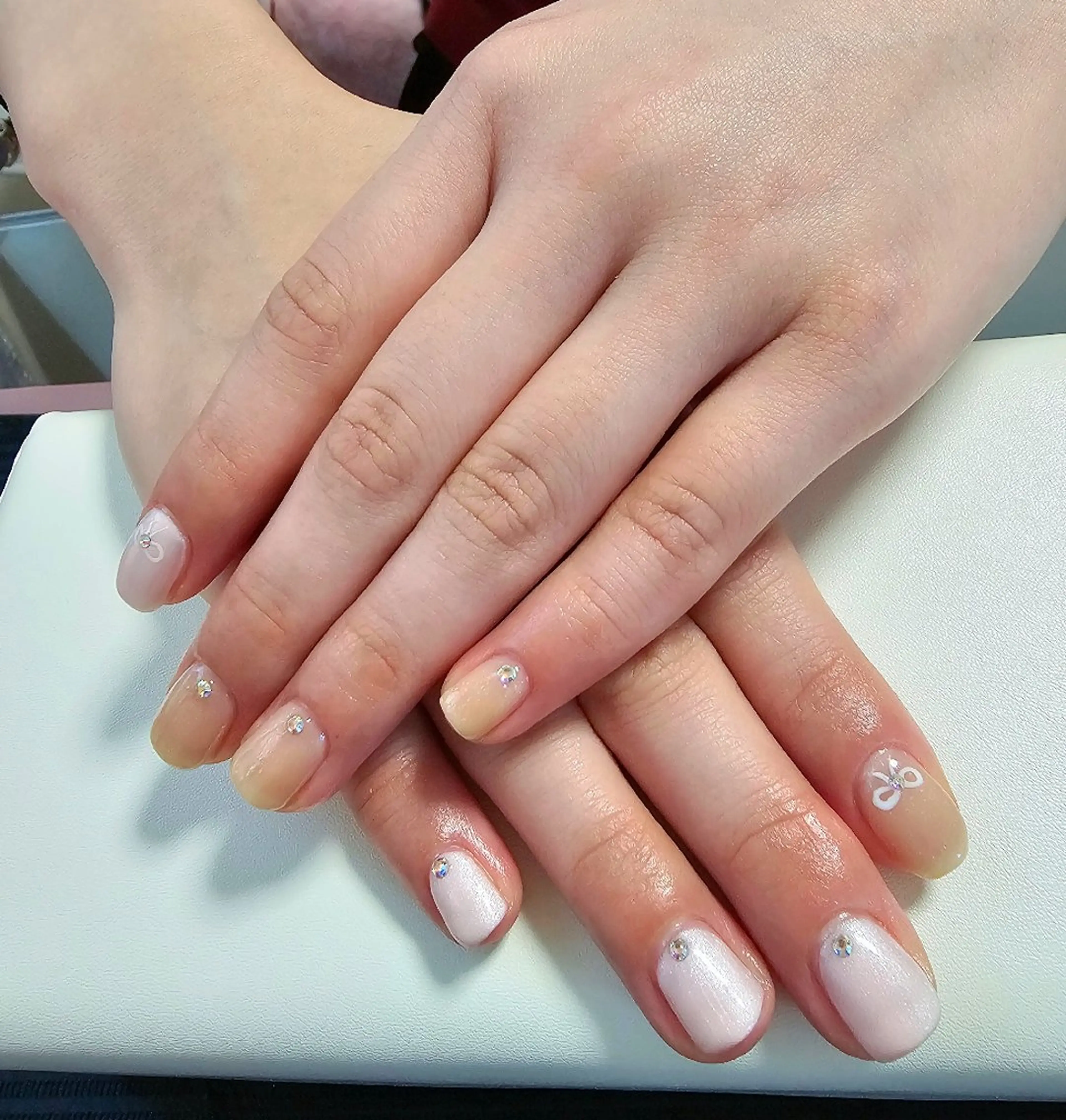 ネイル アートネイル リボン ハンドネイル Chika  Nail MIRAIのネイルデザイン