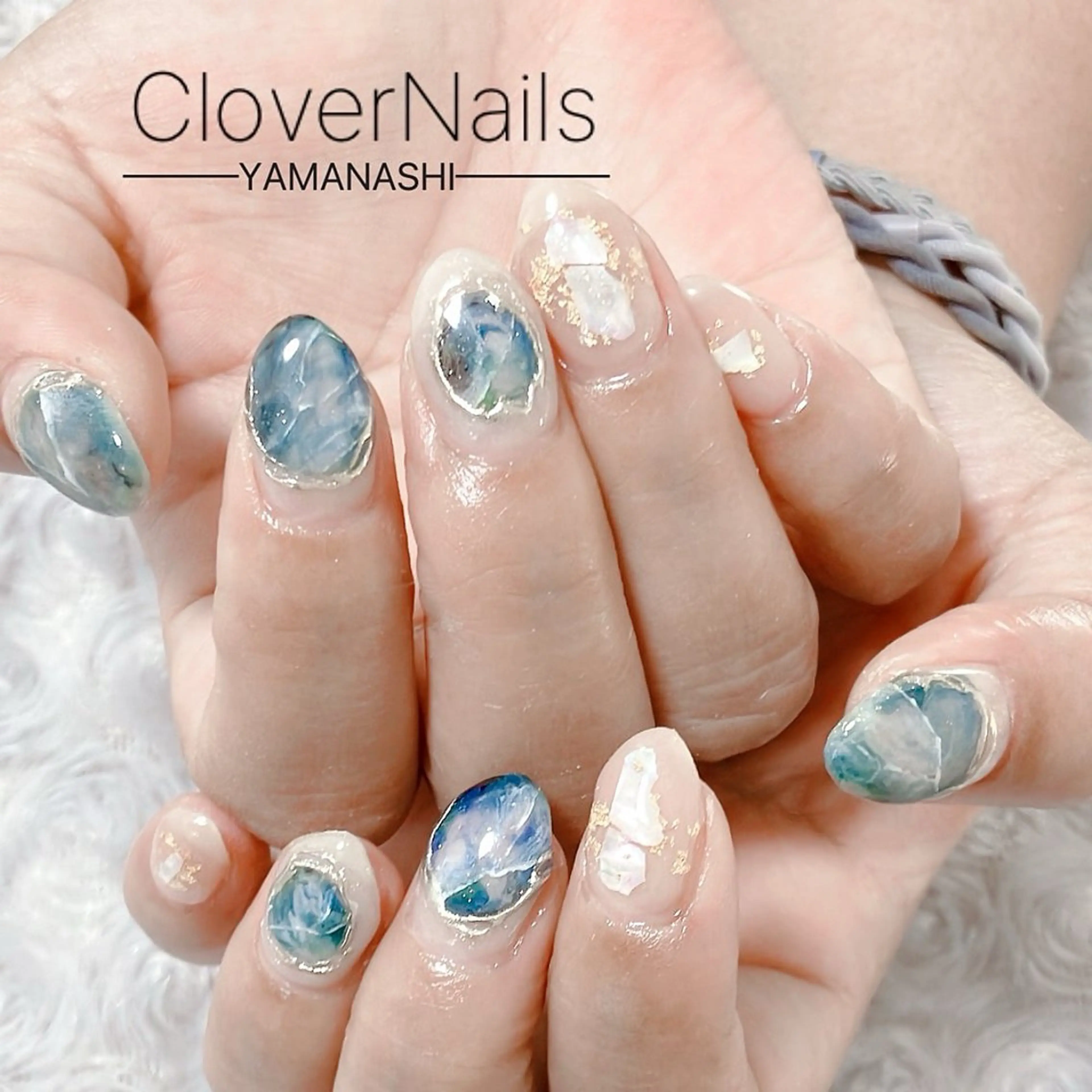 ネイル ブルー 大理石ネイル(マーブル) ミラーネイル 持ち込み 夏ネイル ハンドネイル 自宅ネイルサロン クロバーネイルのネイルデザイン