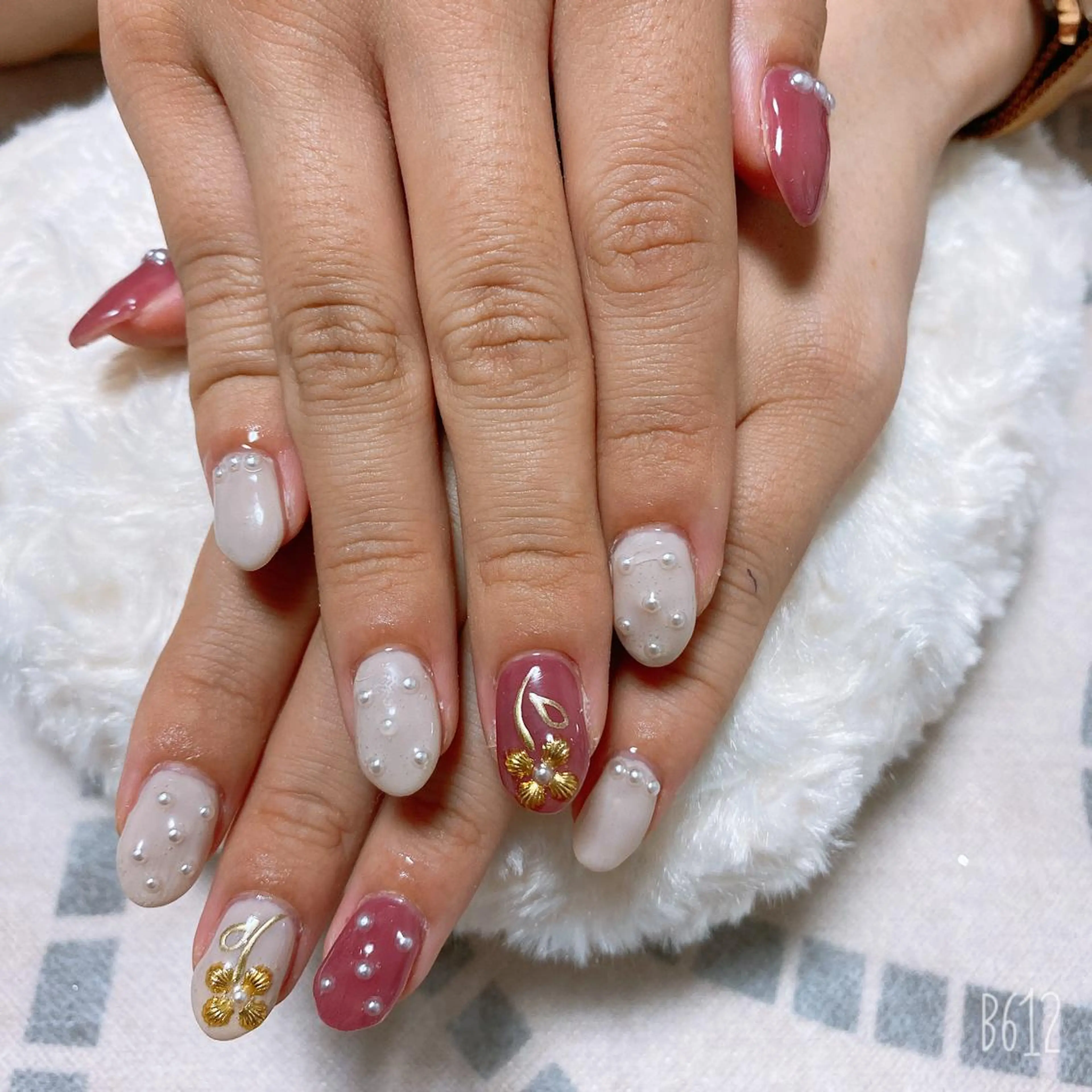 ネイル The Best Beauty受付担当のヘアスタイル