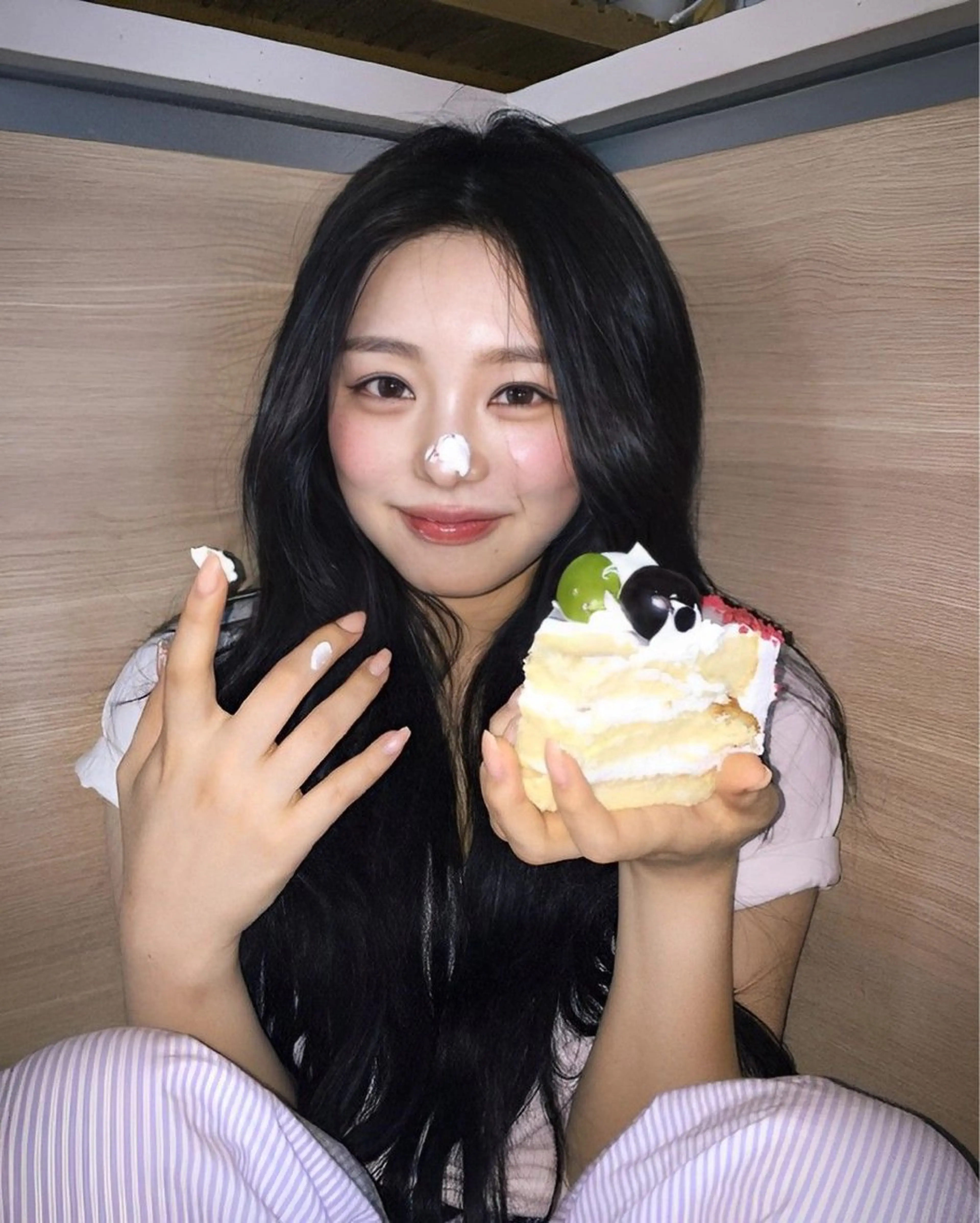 ロング カラー カット ヘアカラー トリートメント 莉乃/縮毛矯正/髪質 改善/艶カラーのヘアスタイル