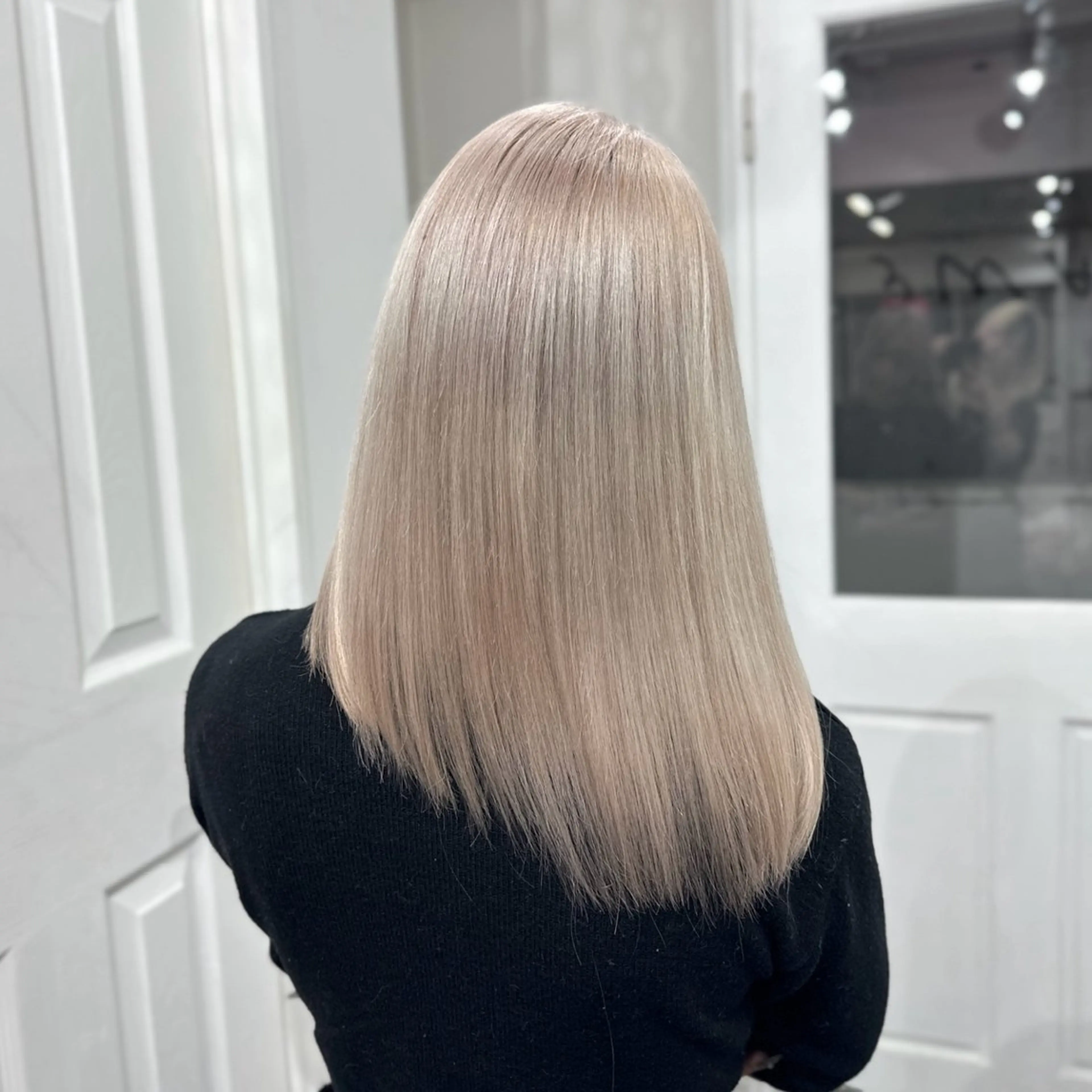 セミロング カラー ヘアカラー ハイトーン/ウルフ /エクステ/ましろのヘアスタイル