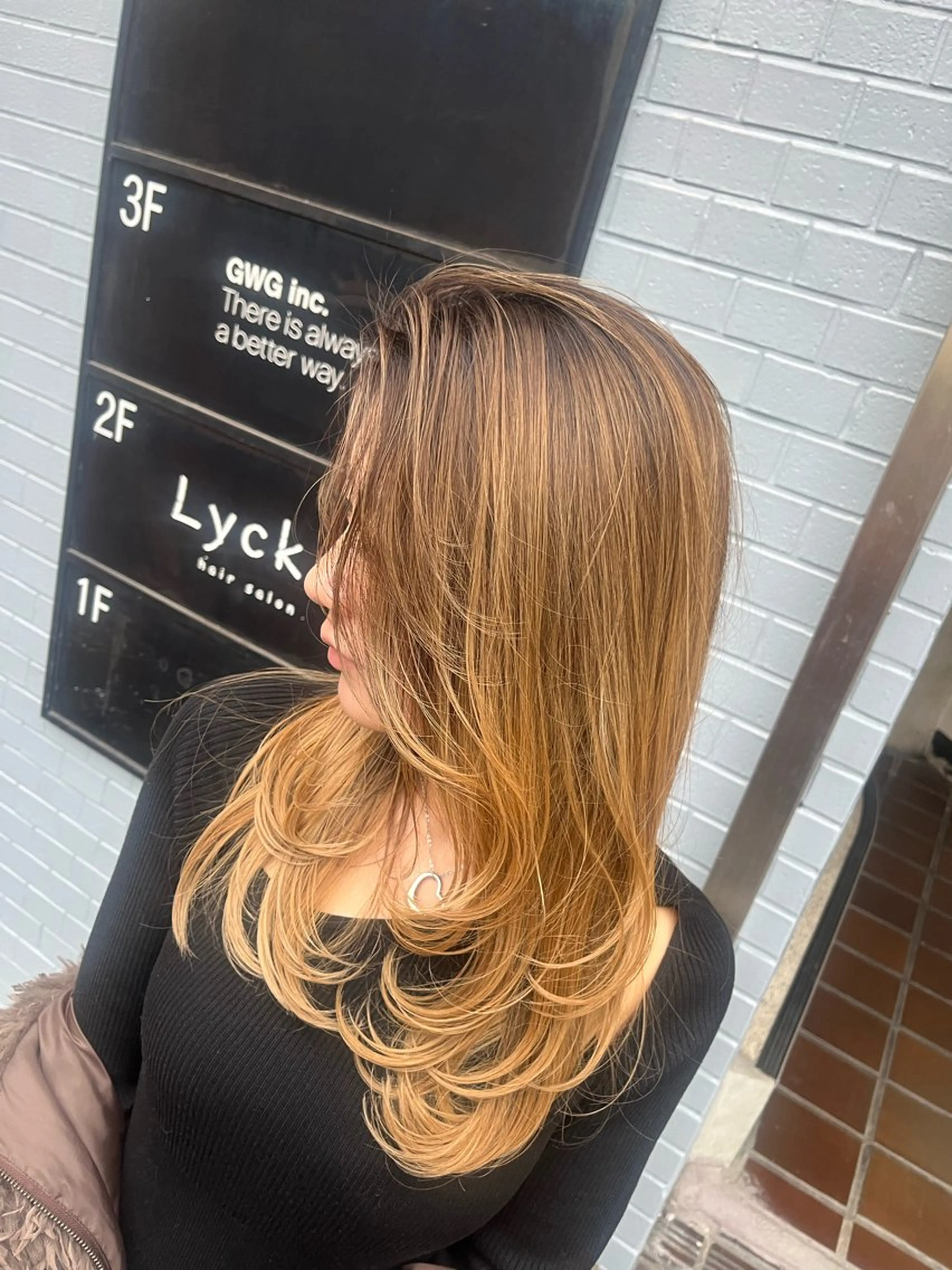 セミロング 高石 未唯のヘアスタイル