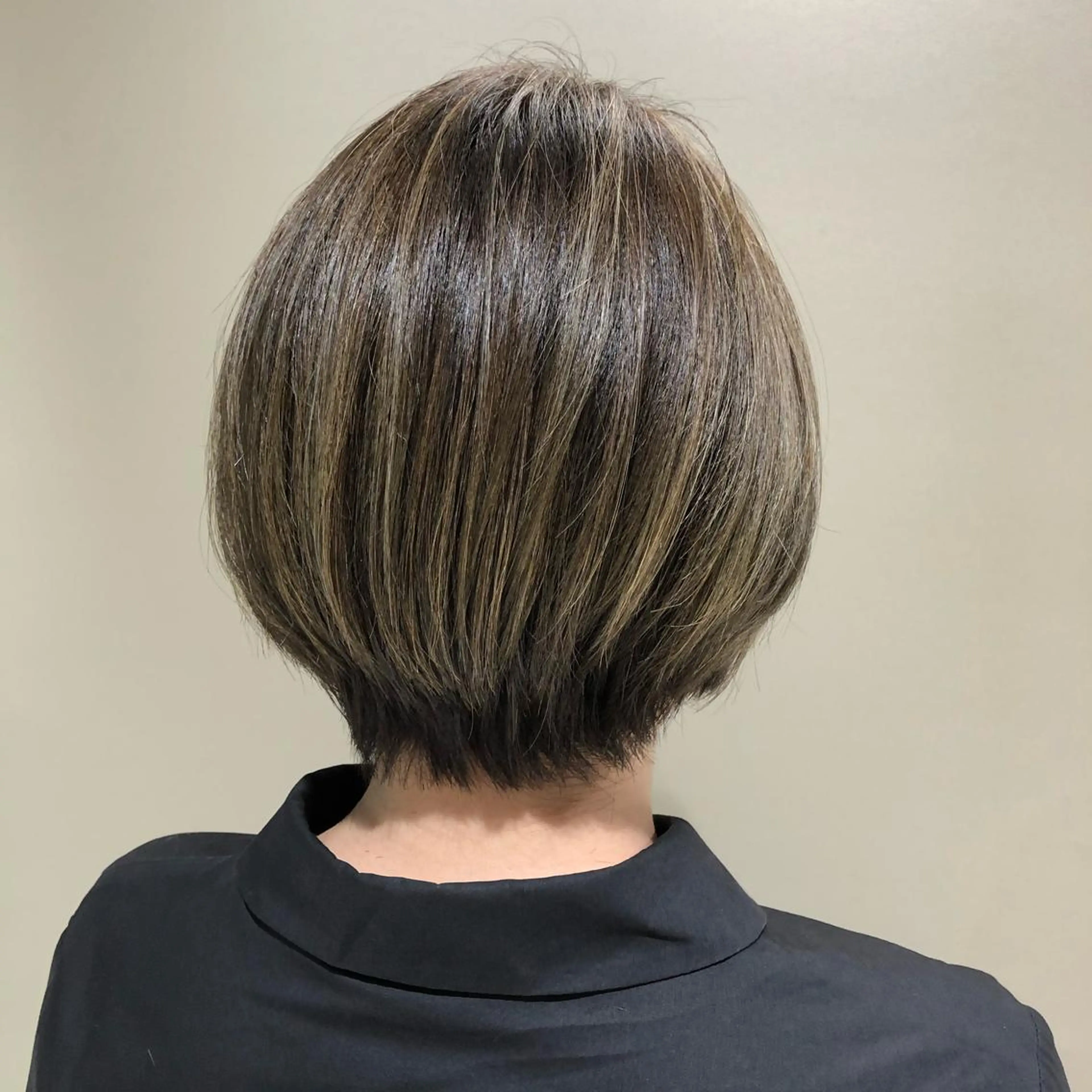 ショート カラー パーマ ヘアアレンジ ハイライトカラー ハイライト カット ヘアカラー トリートメント 【似合うが見つかる】 Hanaのヘアスタイル