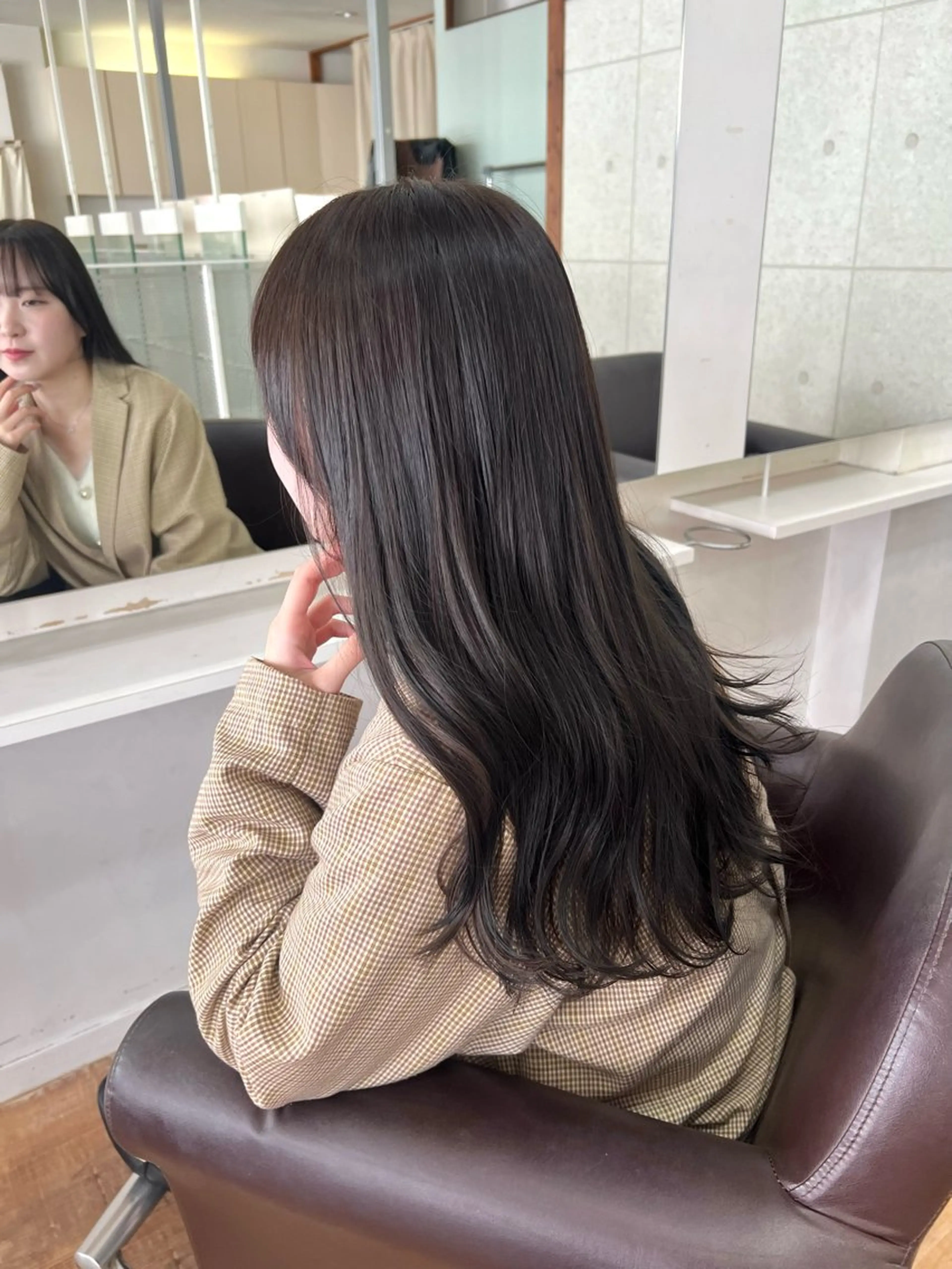 ロング カラー ブラウンカラー ダークブラウン グレージュ ヘアカラー トリートメント 石野 友唯のヘアスタイル