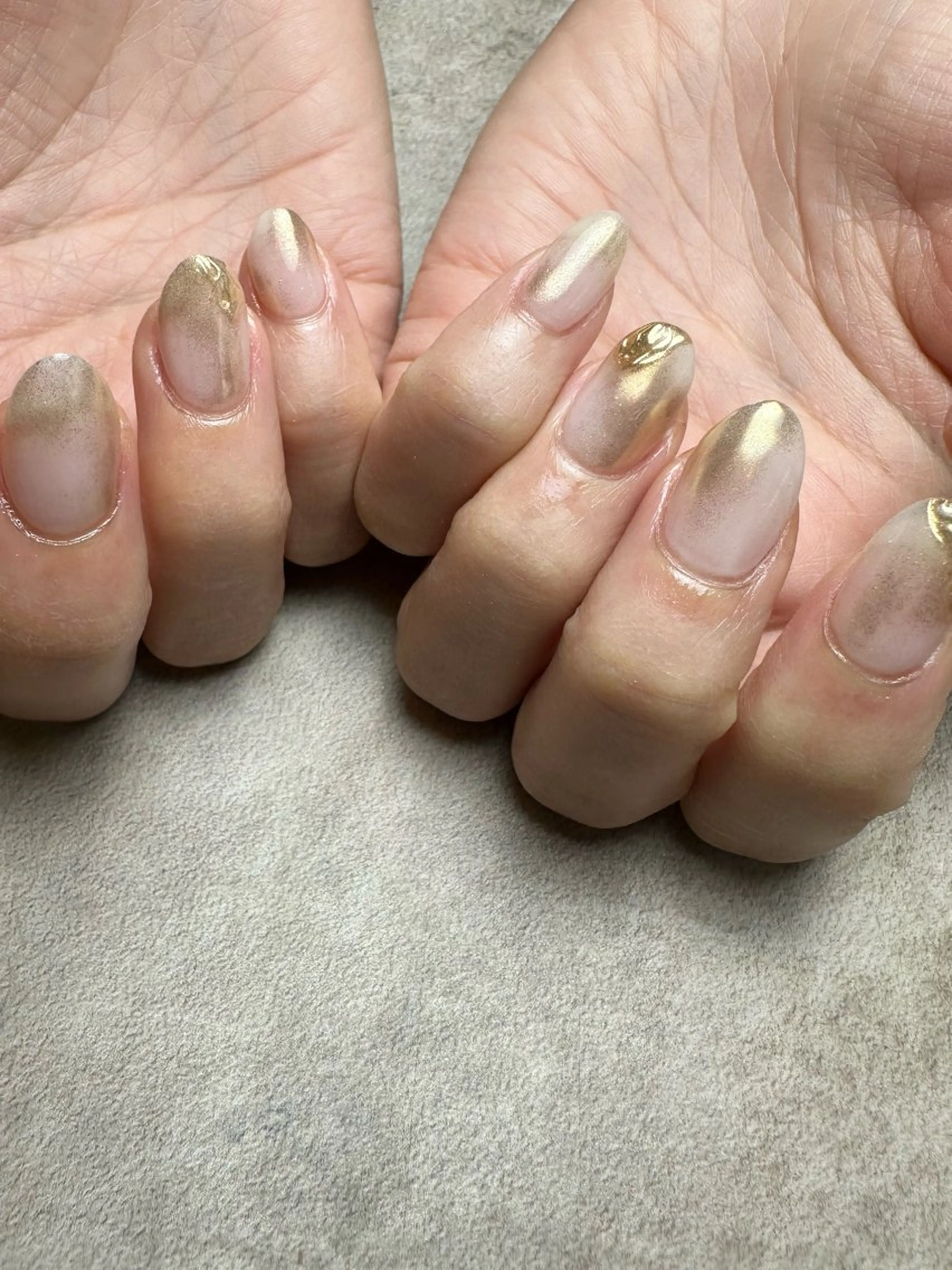 ネイル ゴールド nailroom Anmie.のネイルデザイン