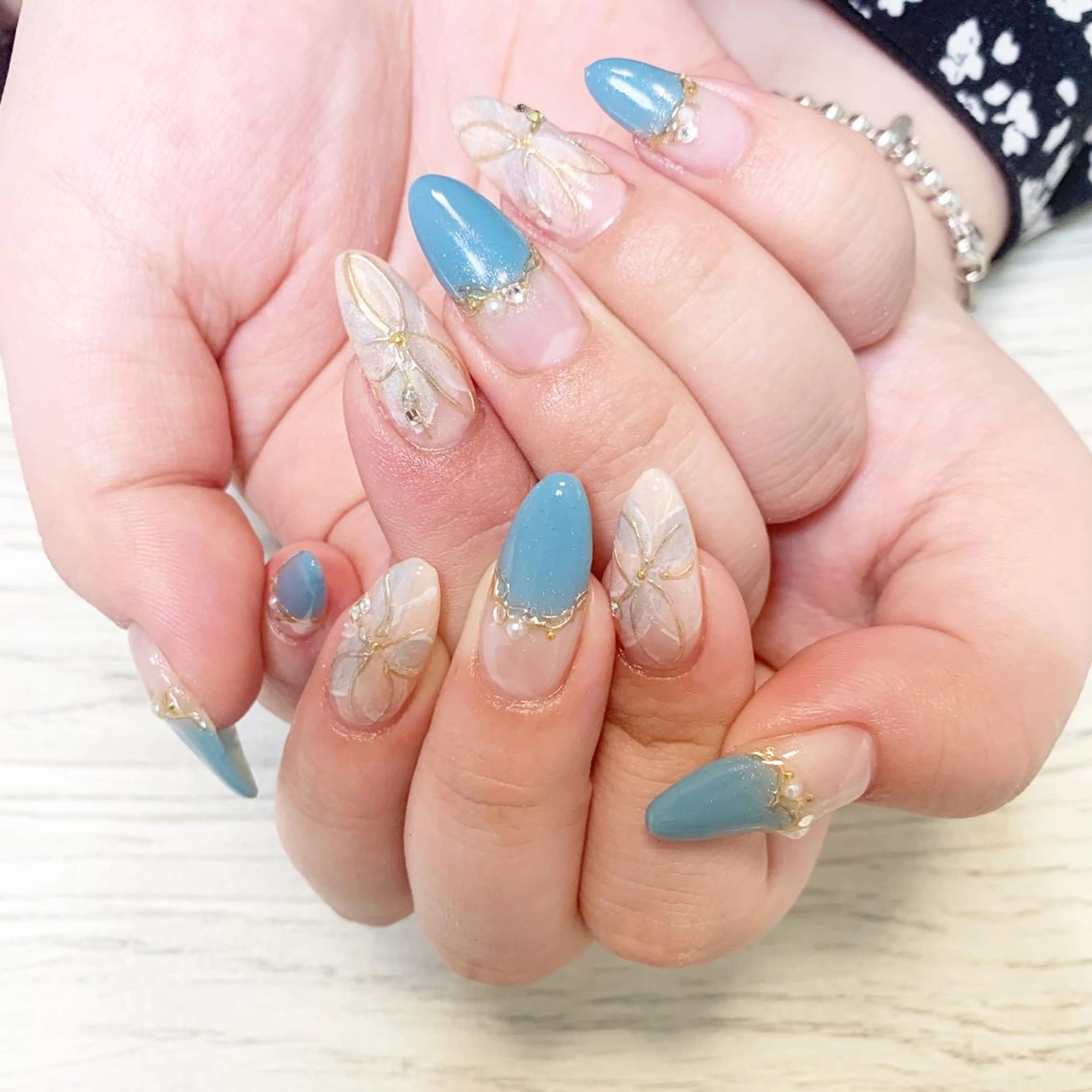 ネイル ハンドネイル フットネイル Adite nailのネイルデザイン