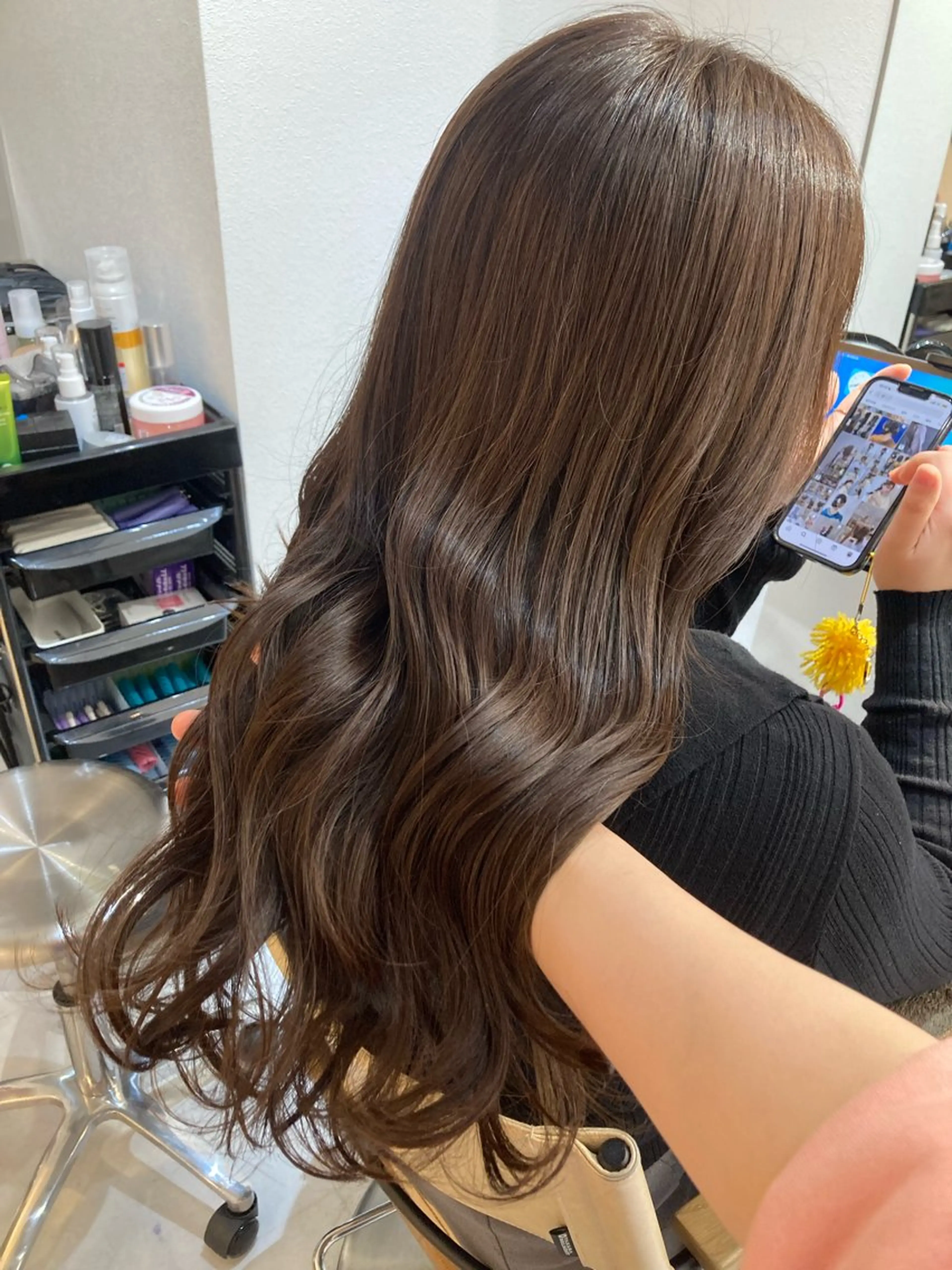 ロング ✨色持ちの良い艶 カラー✨蟹江真世のヘアスタイル