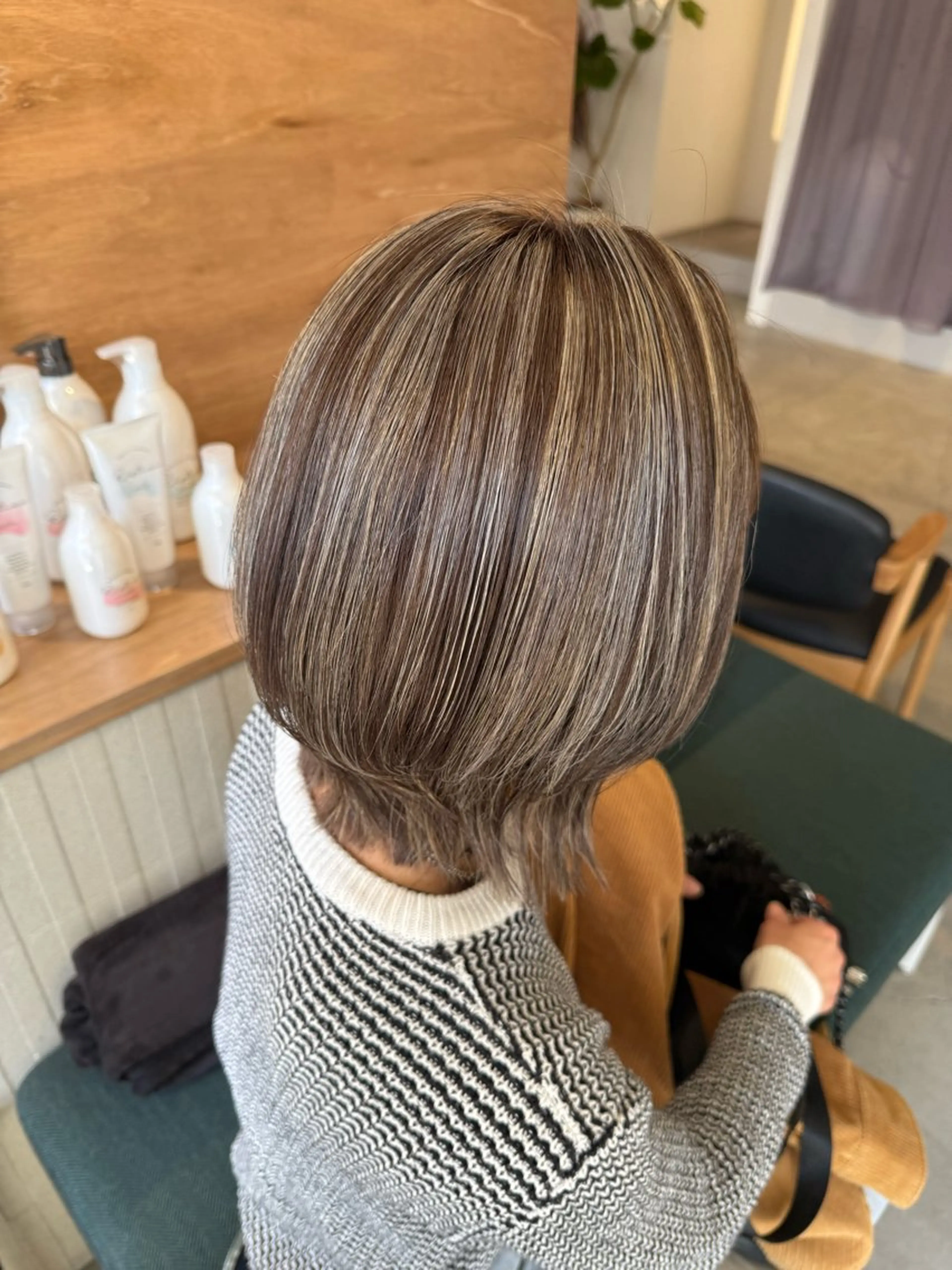 セミロング ヘアカラー 井手上 陽菜のヘアスタイル