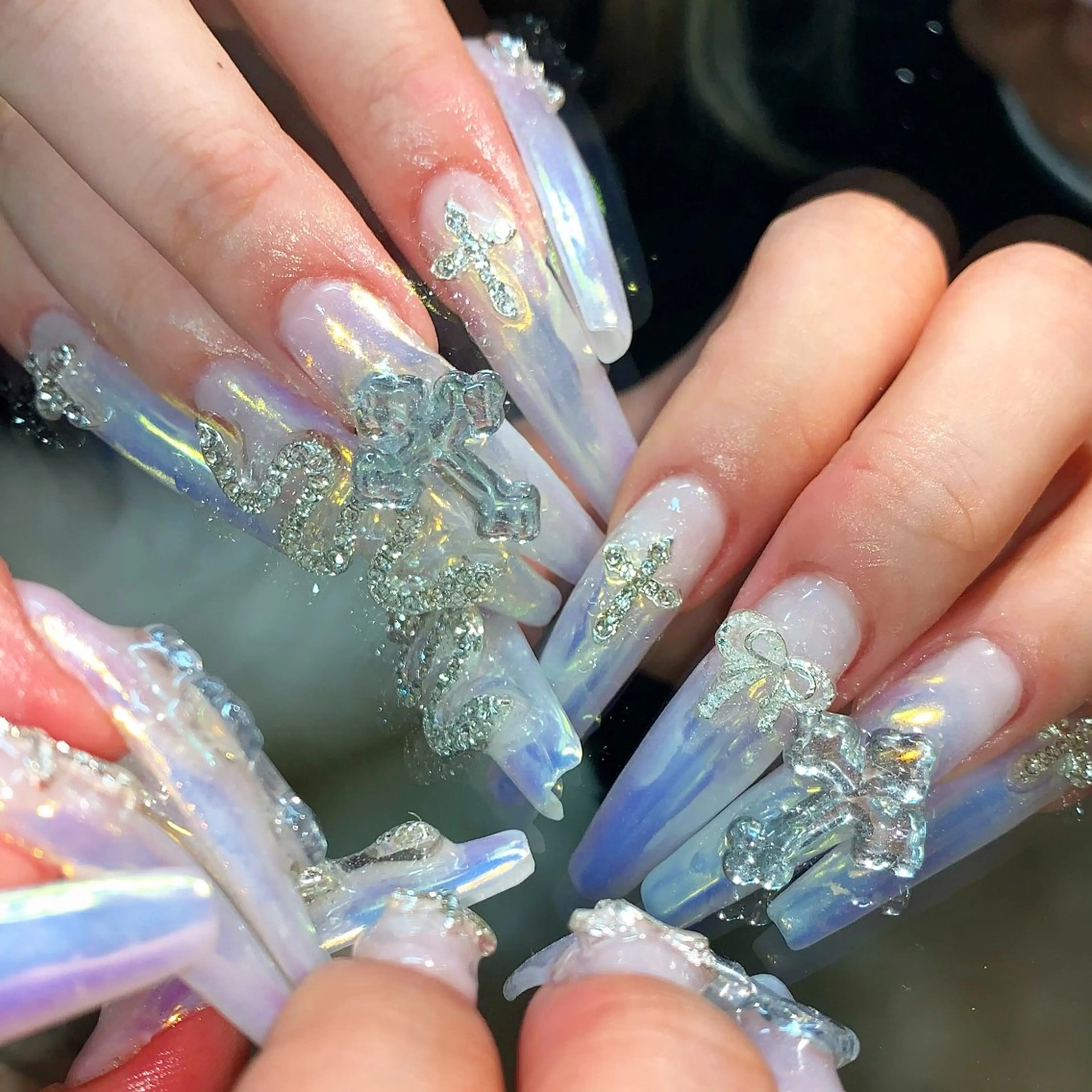 ネイル ハンドネイル NES NAIL所属・さゆり￤推しキャラ ￤ロングネイル🩷のネイルデザイン