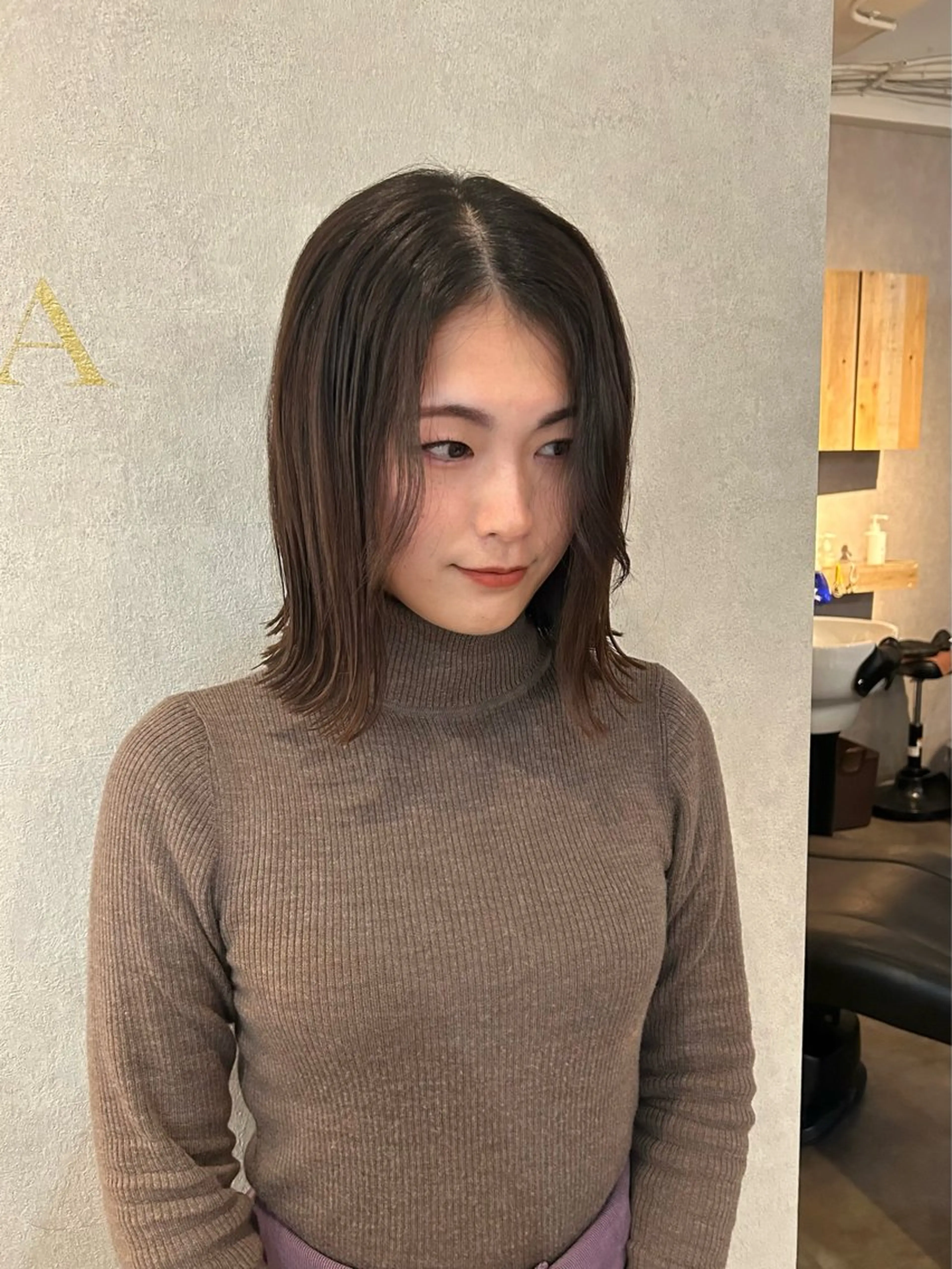 ミディアム 外ハネヘア ヘアカラー FERIA梅田 hana💫のヘアスタイル