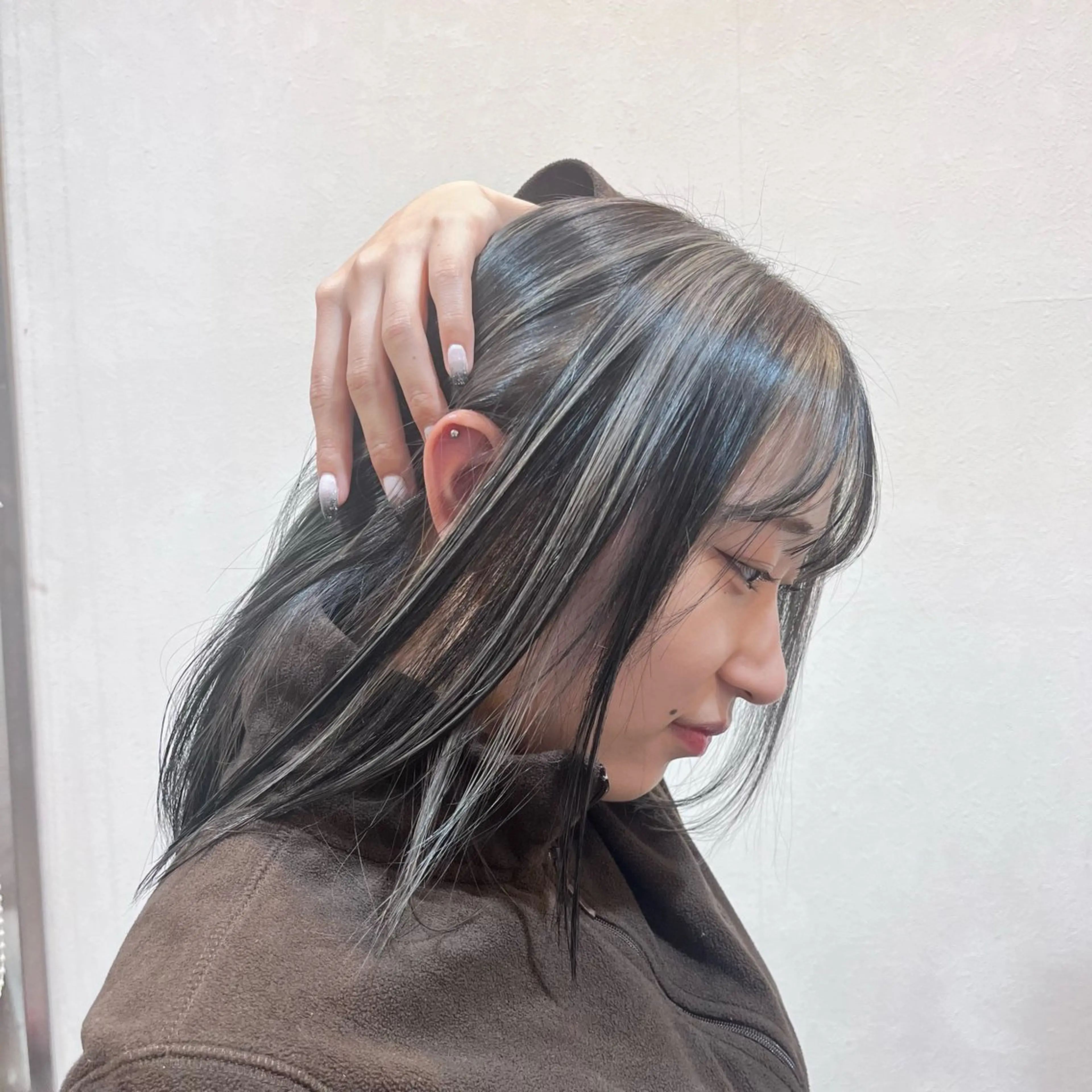 ミディアム ハイライト 韓国風ヘア カット ヘアカラー トリートメント 西 沙菜/トレンド カラー/透明感カラーのヘアスタイル