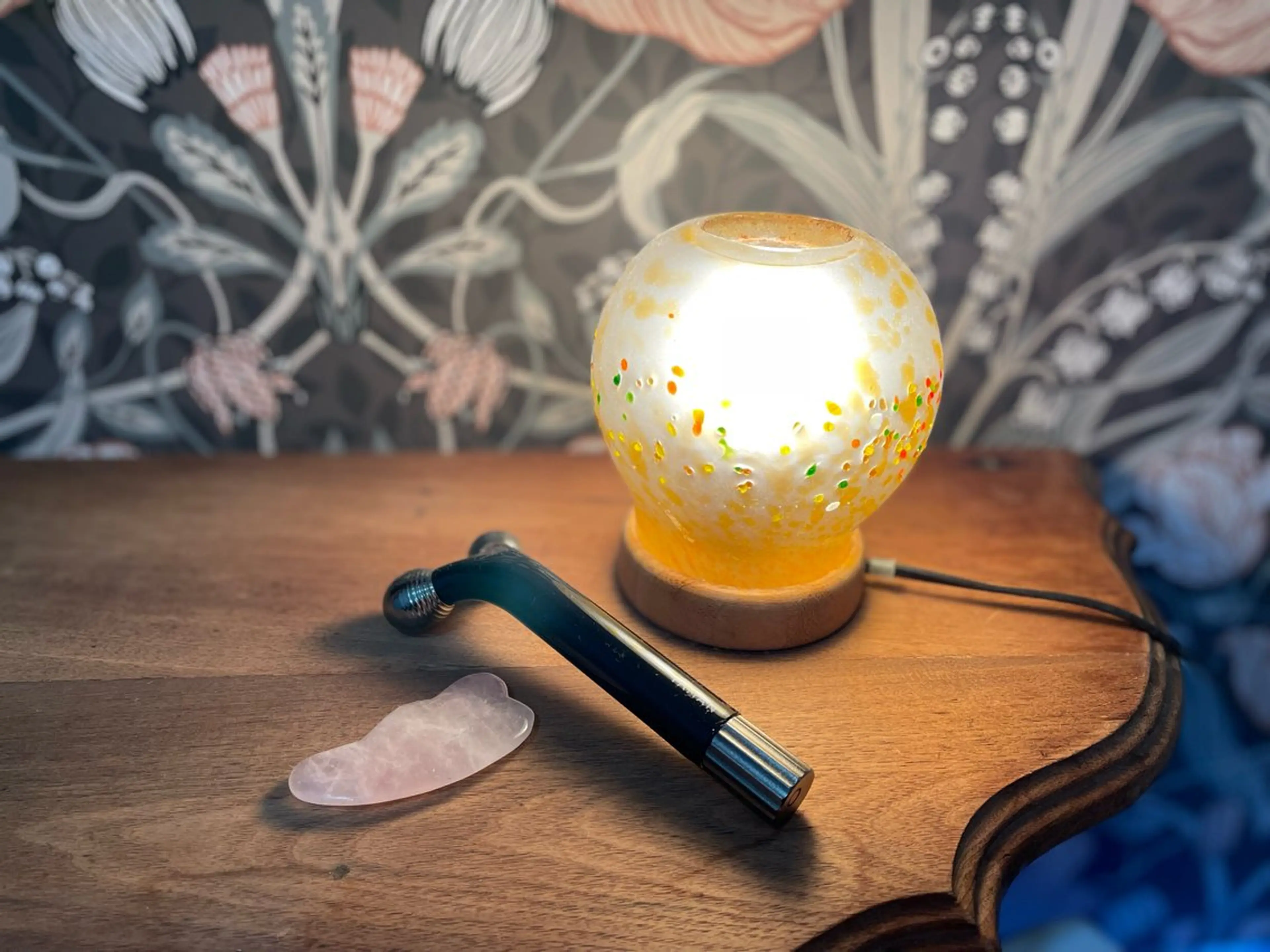 EMSローラー✨シワ・ほうれい線・リフトアップに効果あり🪞✨の写真