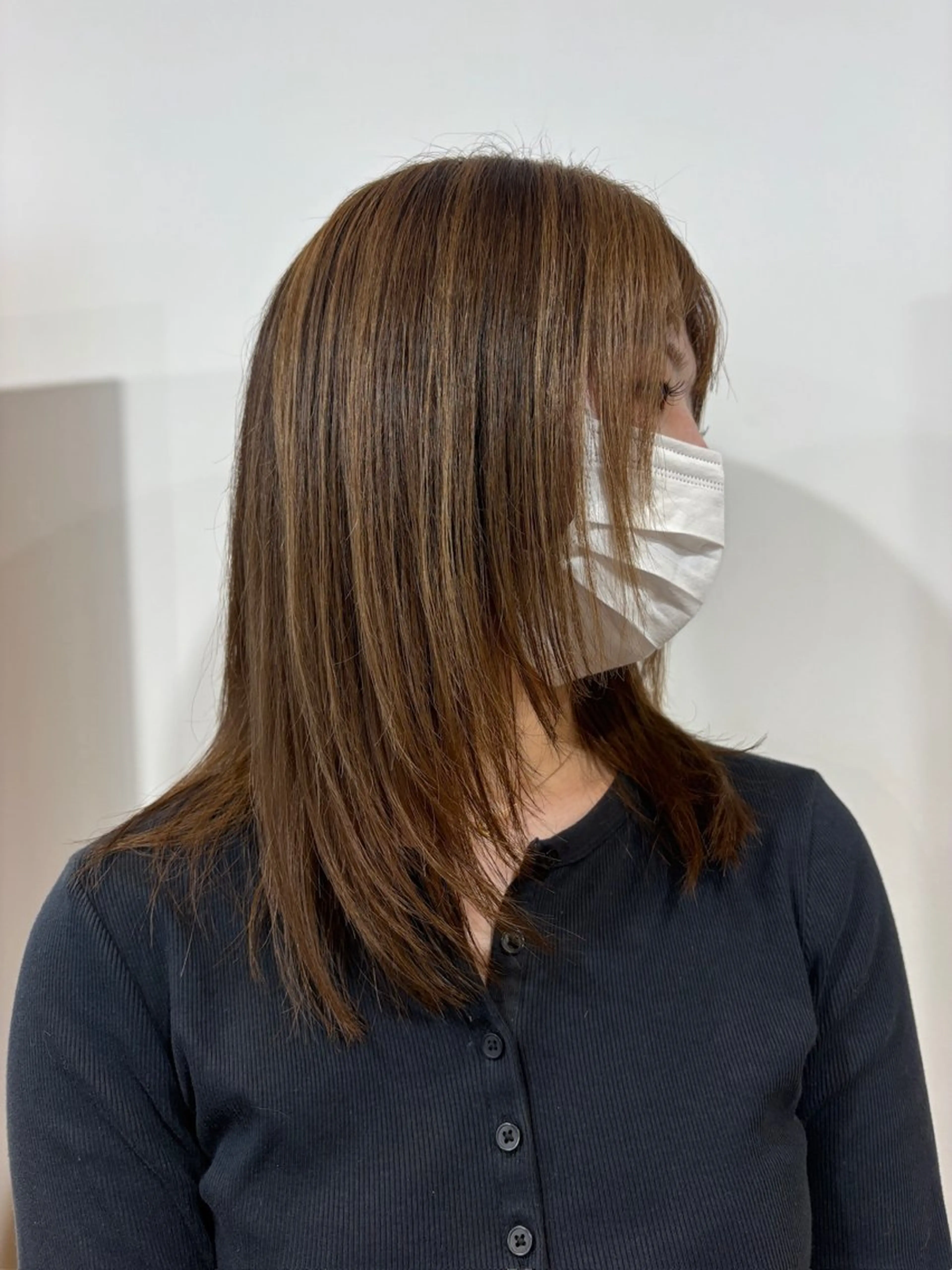 ミディアム 西片 麻那のヘアスタイル