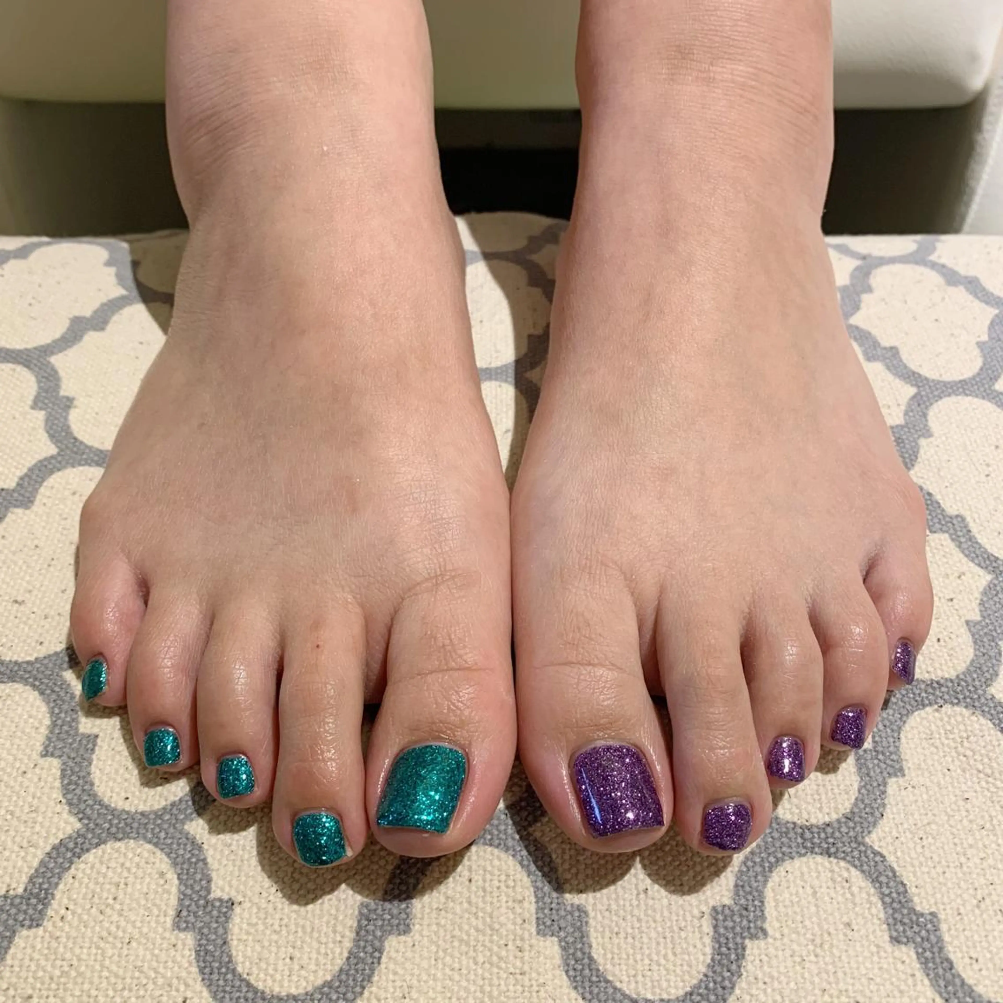 ネイル フットネイル ジェルネイル ラメ(グリッター) ワンカラーネイル パラジェル フットネイル 鈴木 里奈のネイルデザイン