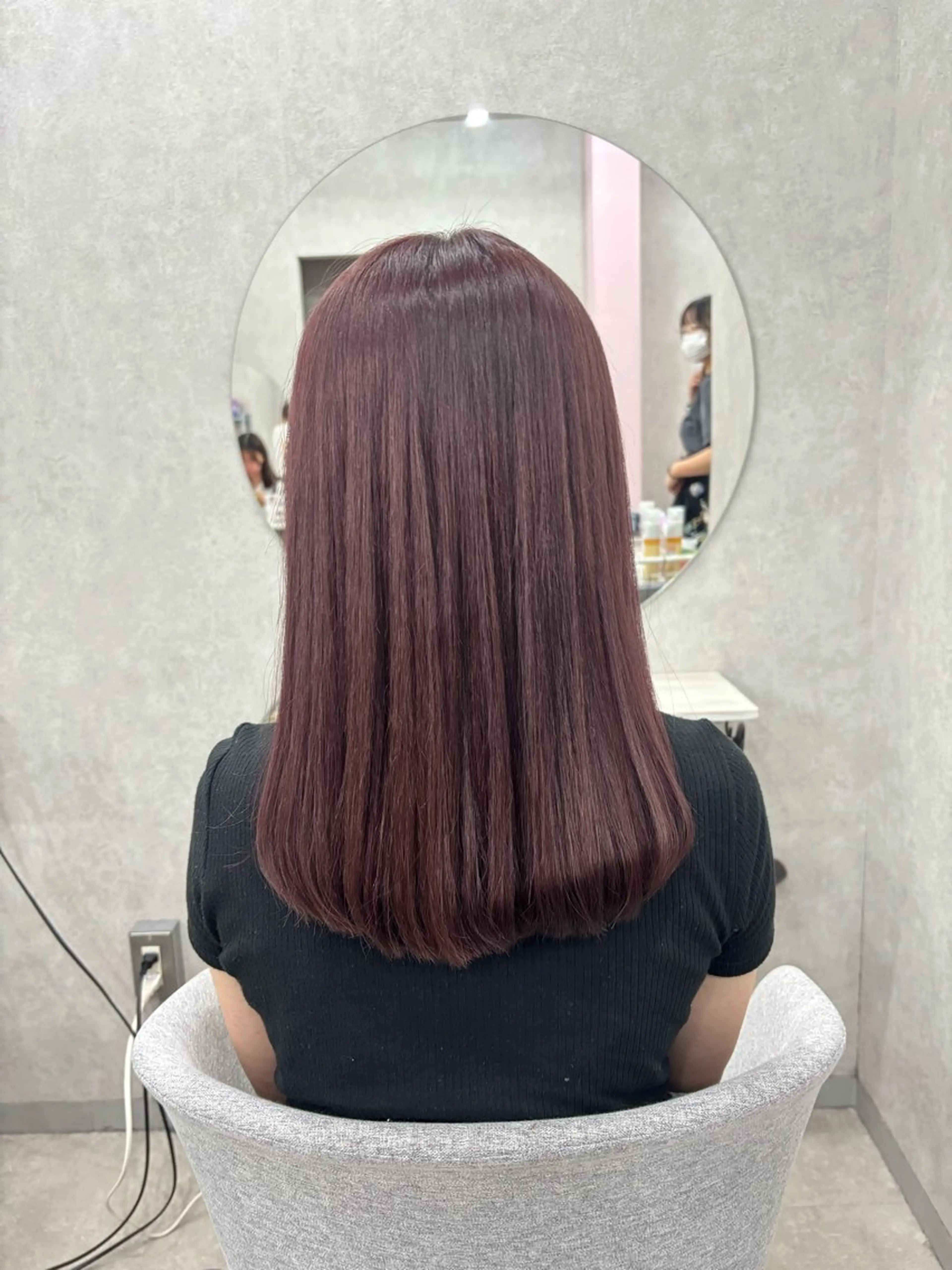 セミロング カラー レッドカラー 倉澤 愛理のヘアスタイル