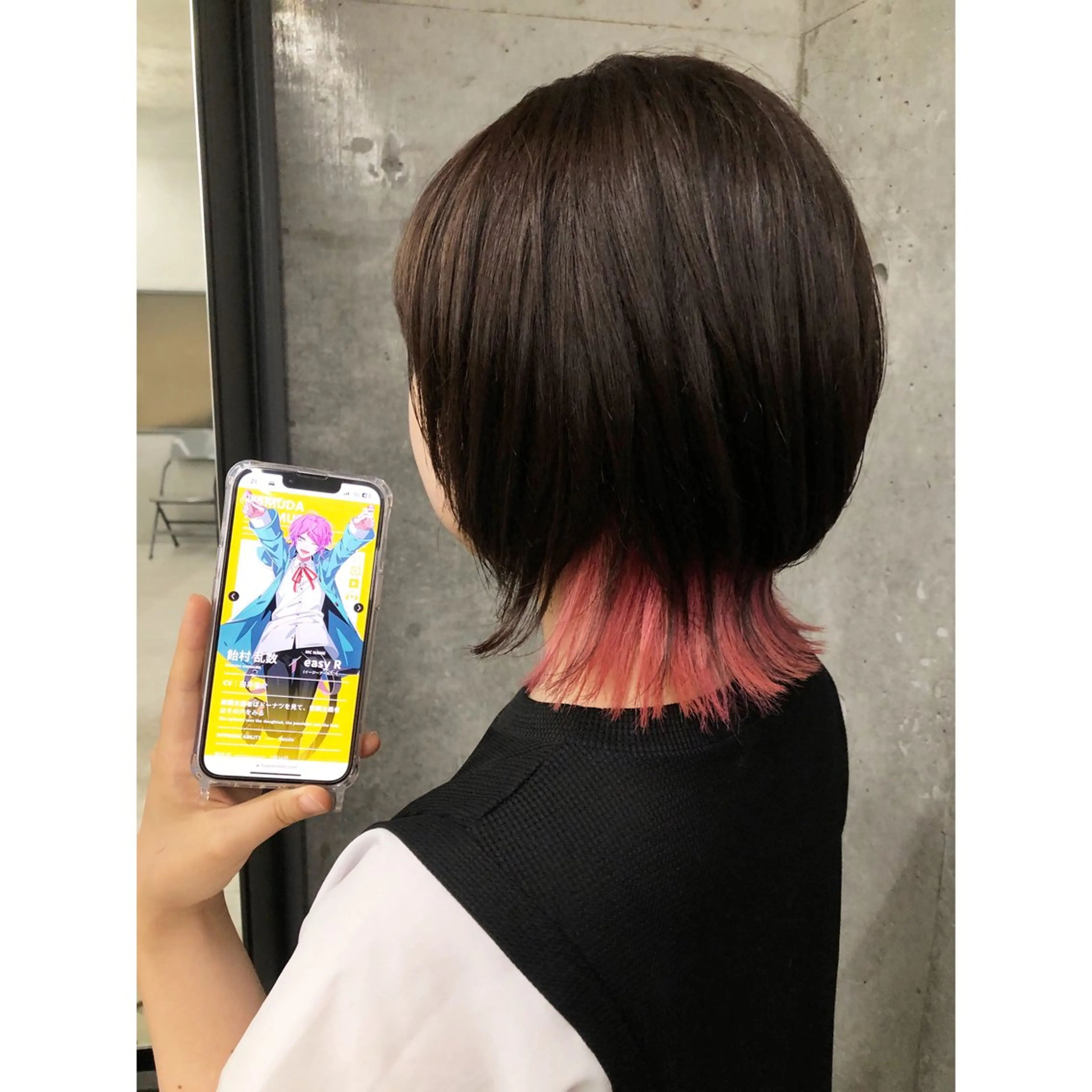 ミディアム カラー インナーカラー ウルフカット 推しカラー✨ オタク美容師ユウカのヘアスタイル
