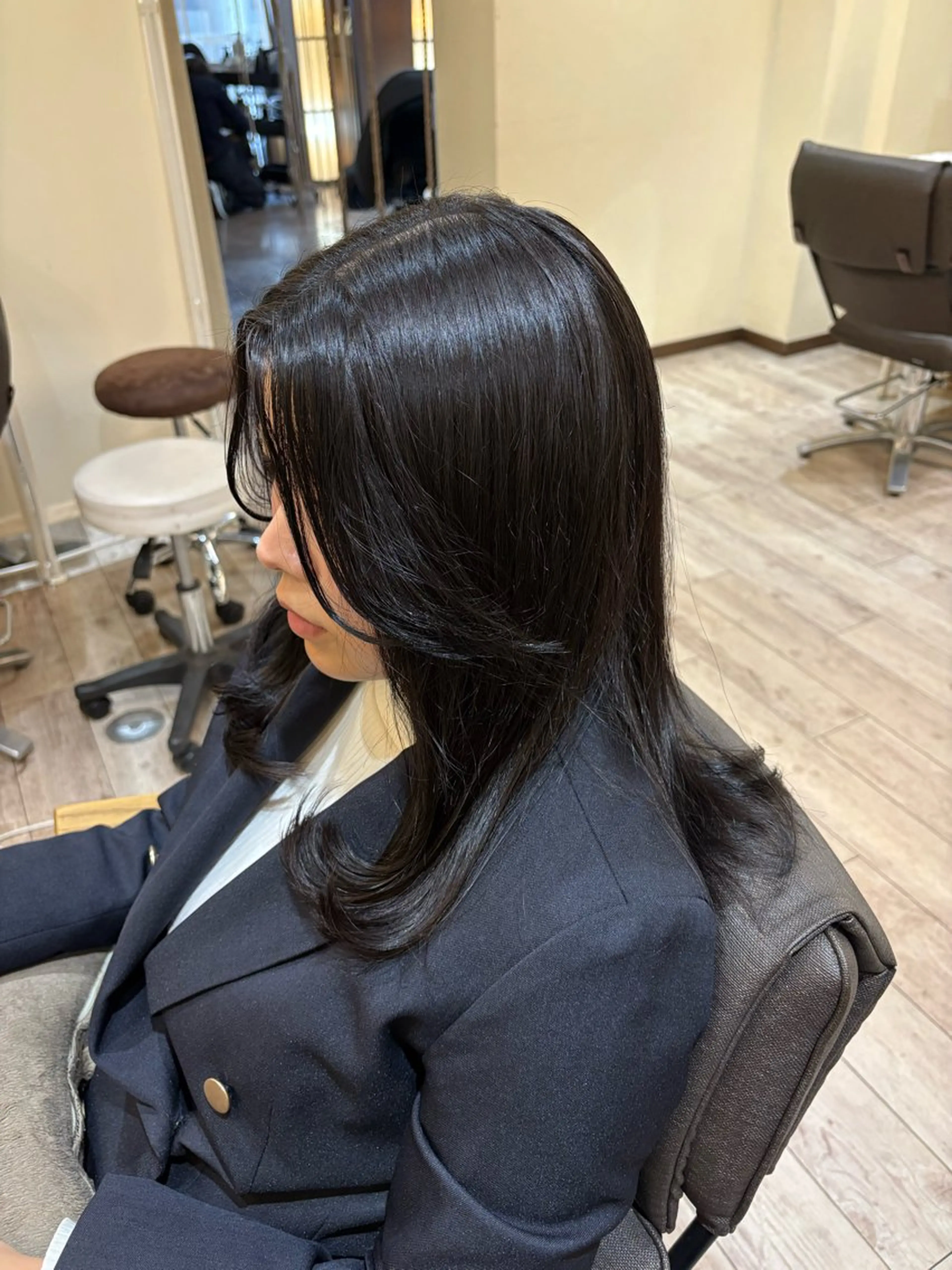 セミロング カラー レイヤーカット カット ヘアカラー トリートメント 艶カラー／ レイヤー／栄／あやかのヘアスタイル