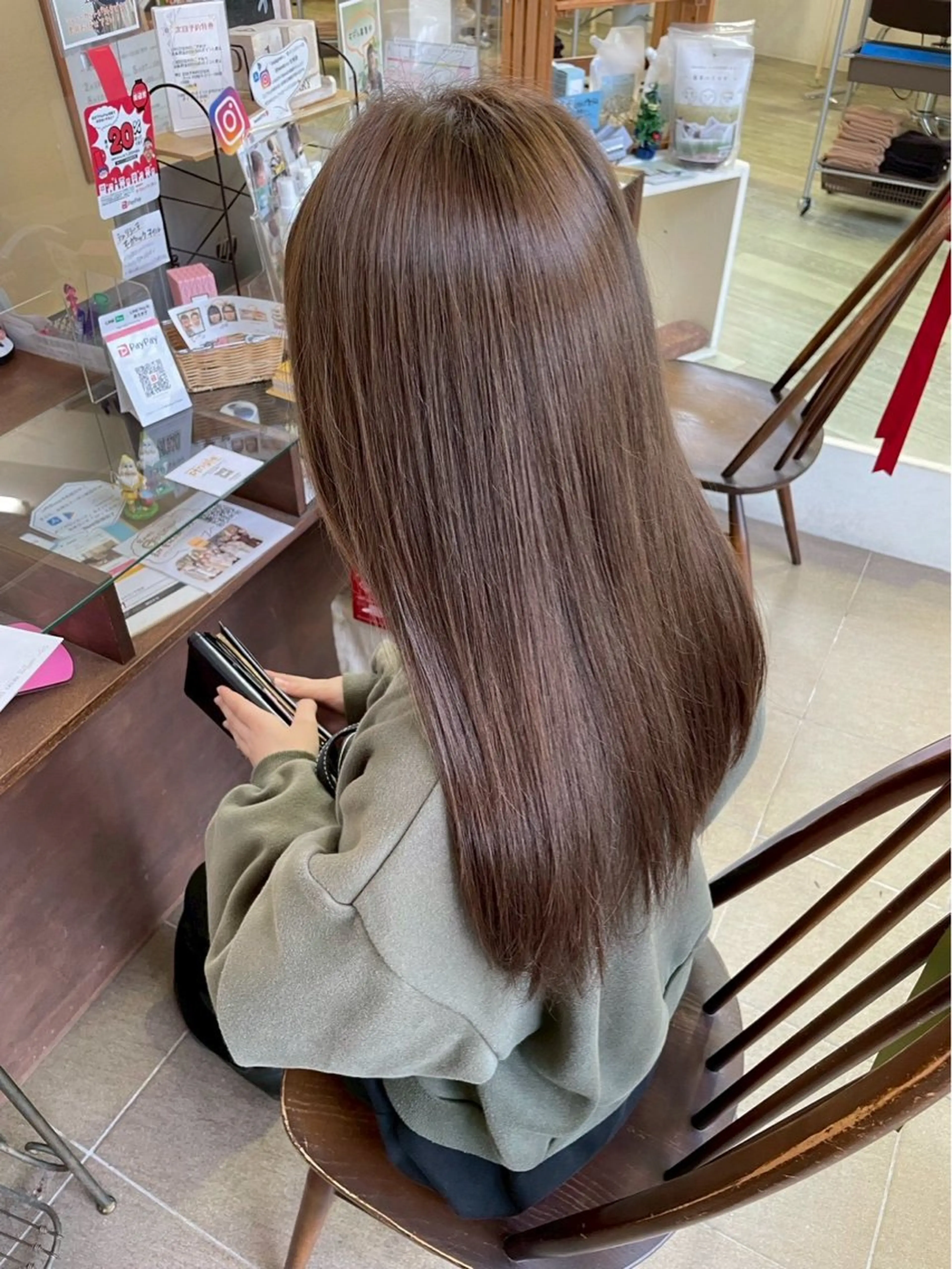 ロング ルプラボウ/ぴーす/ 縮毛矯正のヘアスタイル