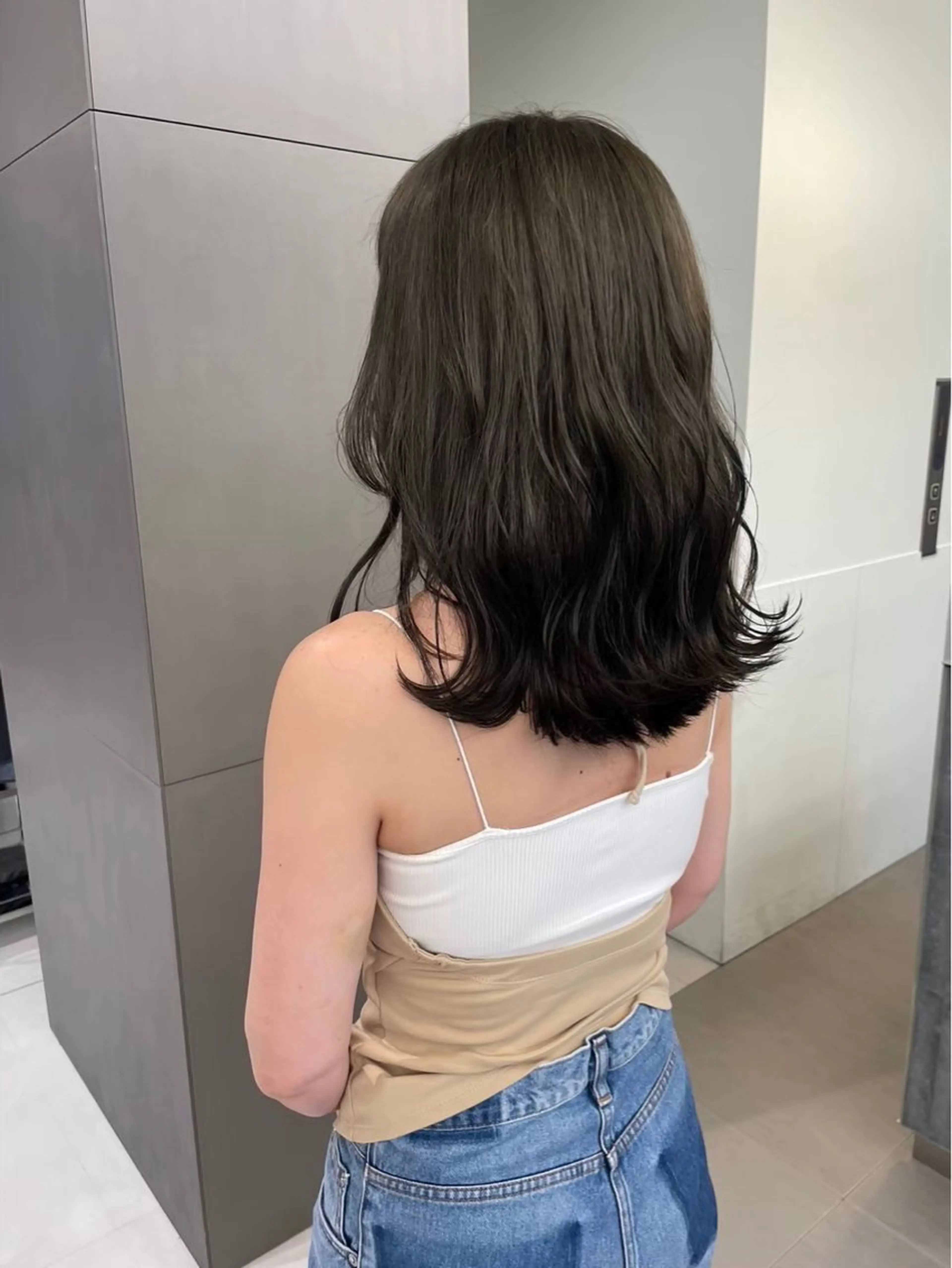 セミロング カラー オリーブカラー ヘアカラー トリートメント 高発色ブリーチ/ ハイレイヤー🪽aiのヘアスタイル