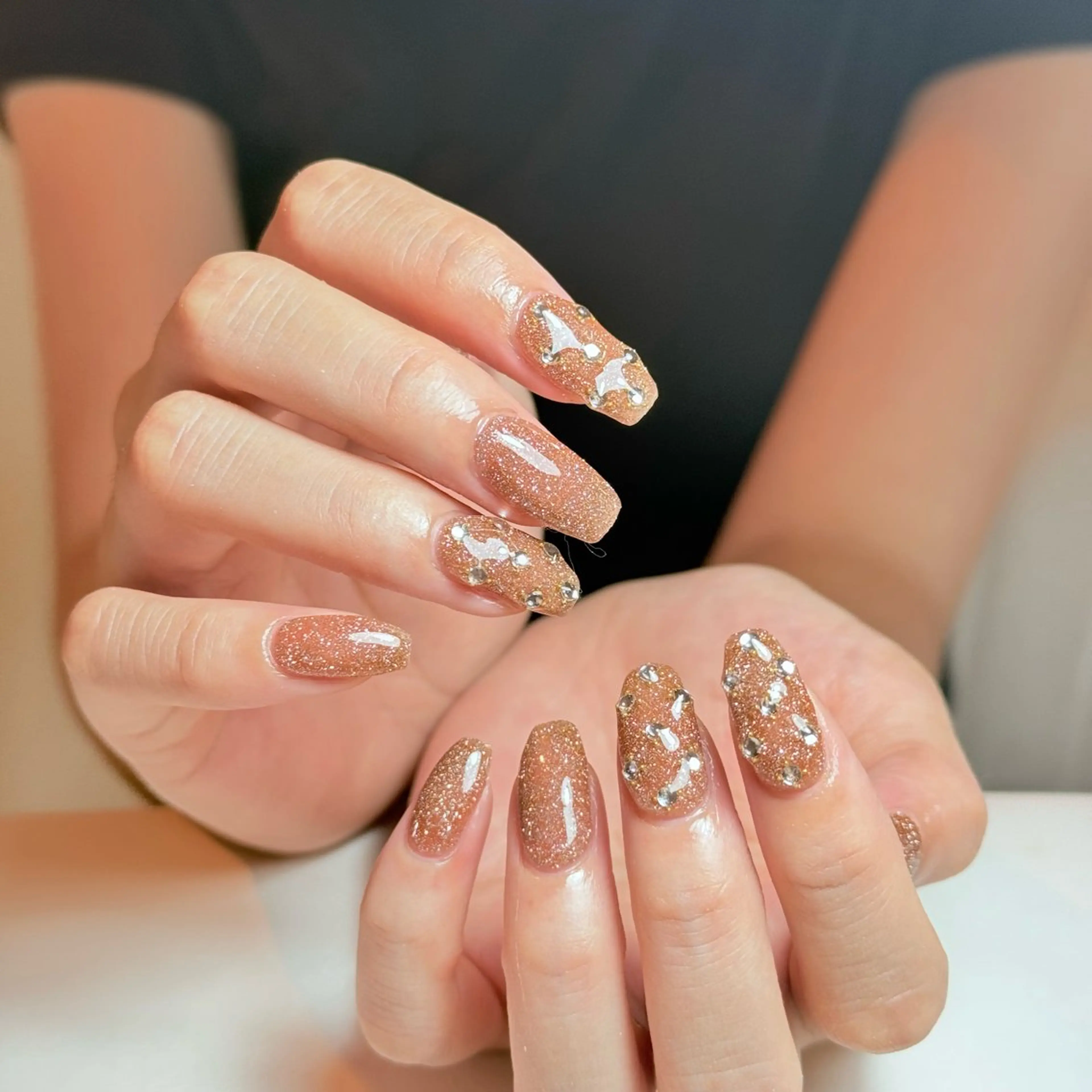 ネイル チークネイル フレンチネイル グラデーション キラキラネイル 韓国ネイル ハンドネイル Risa_ Nailのネイルデザイン