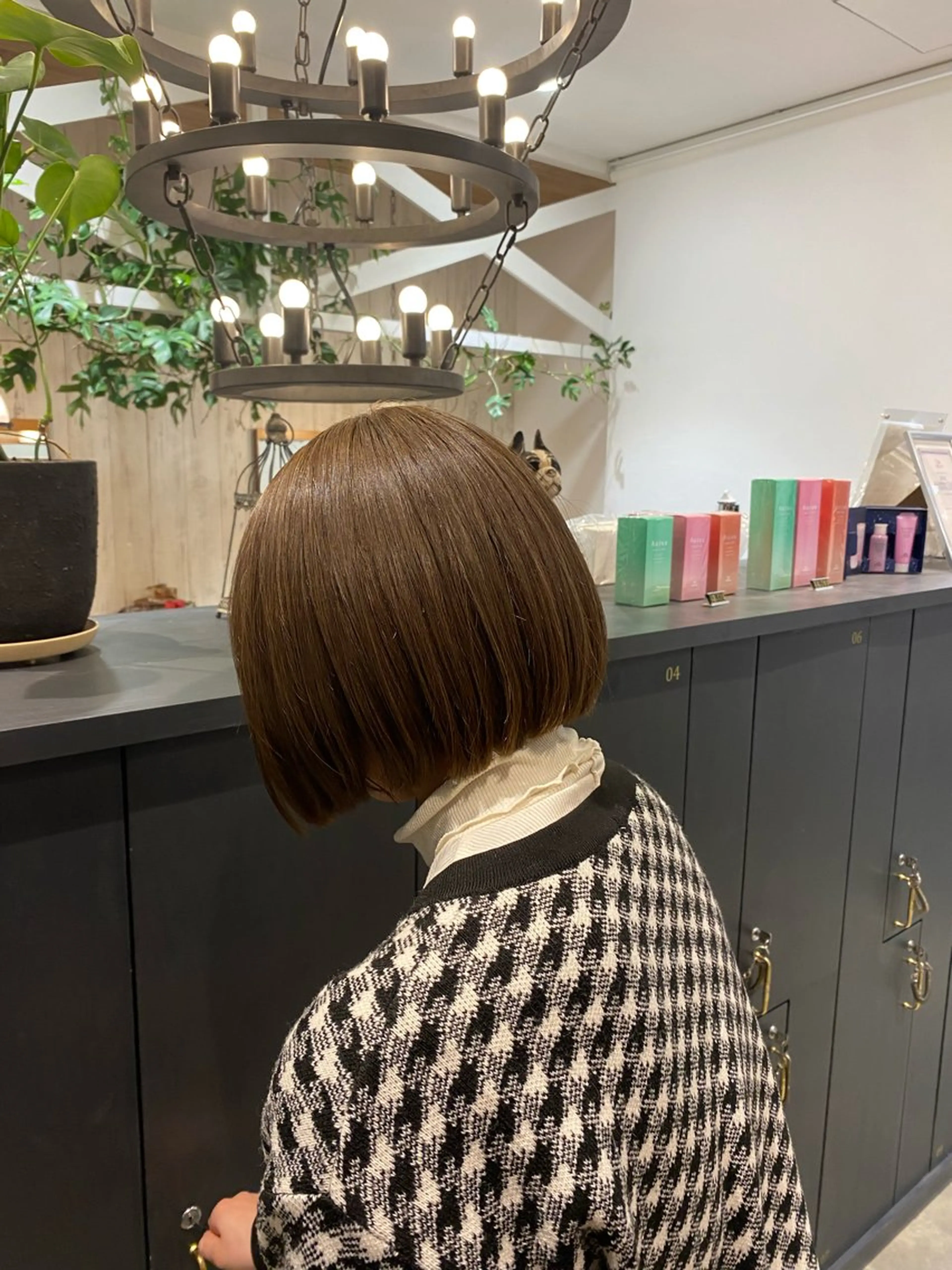 ショート カラー ベージュカラー オリーブベージュ ボブ カット ヘアカラー 柴田 枝利子のヘアスタイル