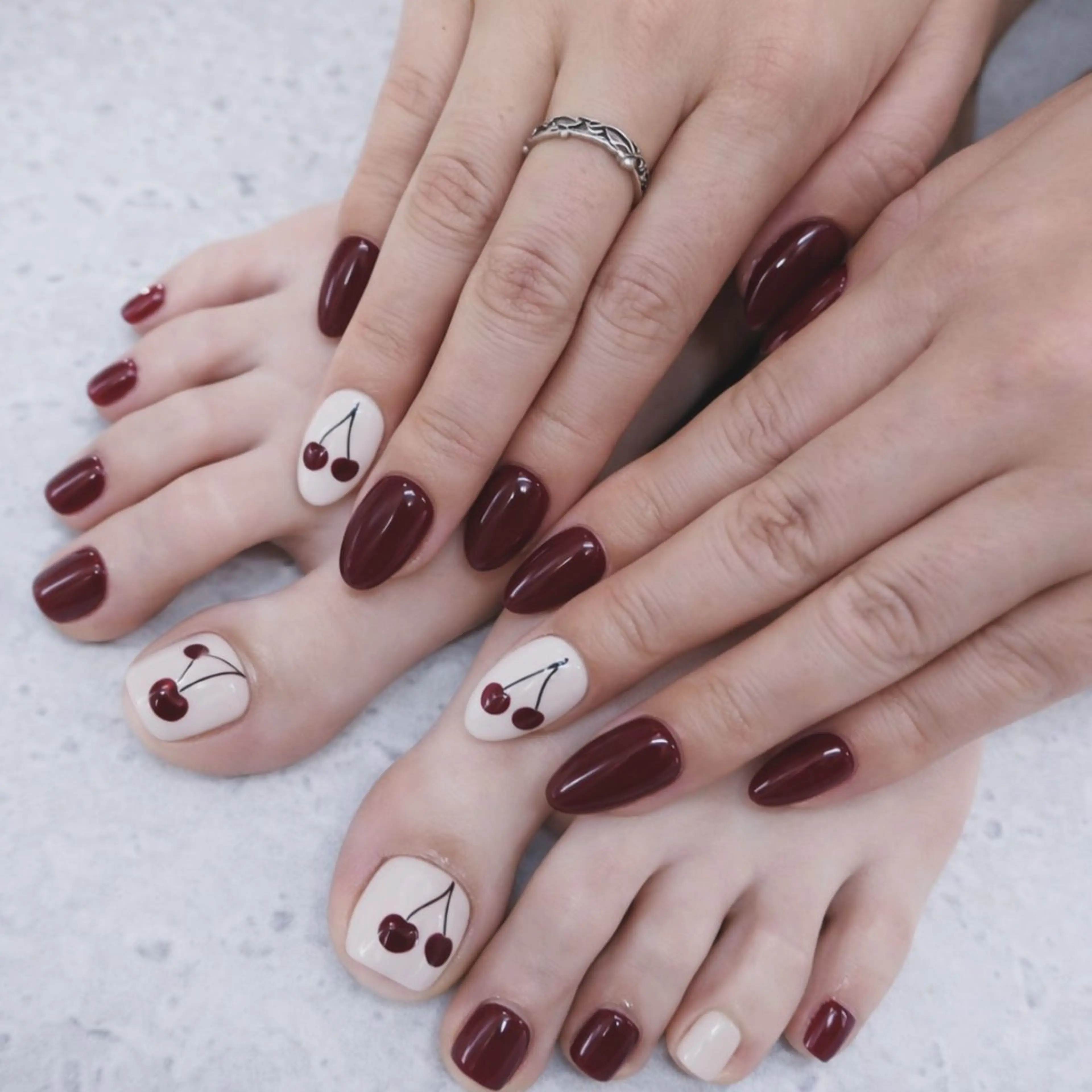 ネイル フットネイル シンプルネイル Roger 舞のネイルデザイン