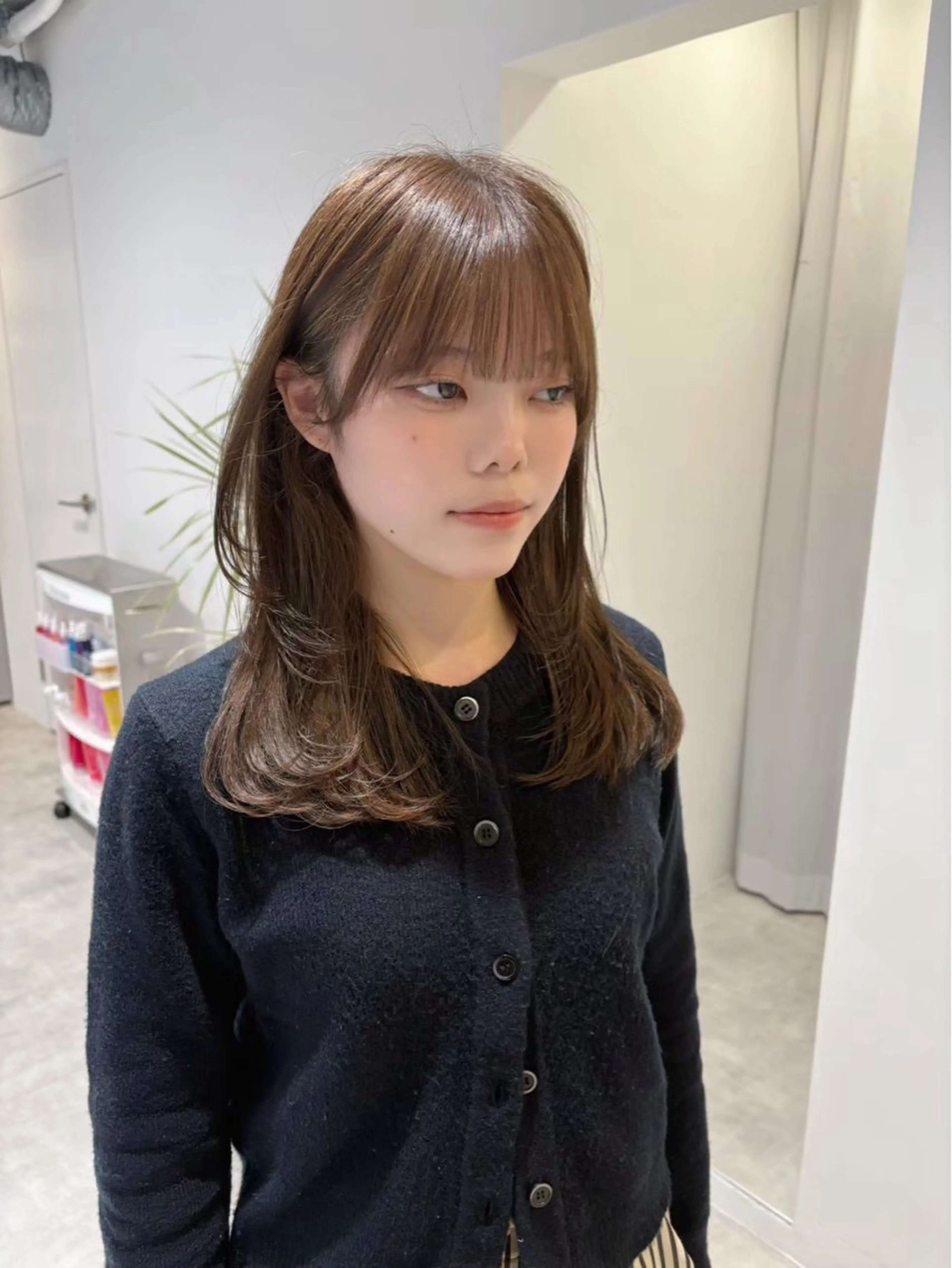 セミロング LOREN＋透明感 オリーブhirokoのヘアスタイル