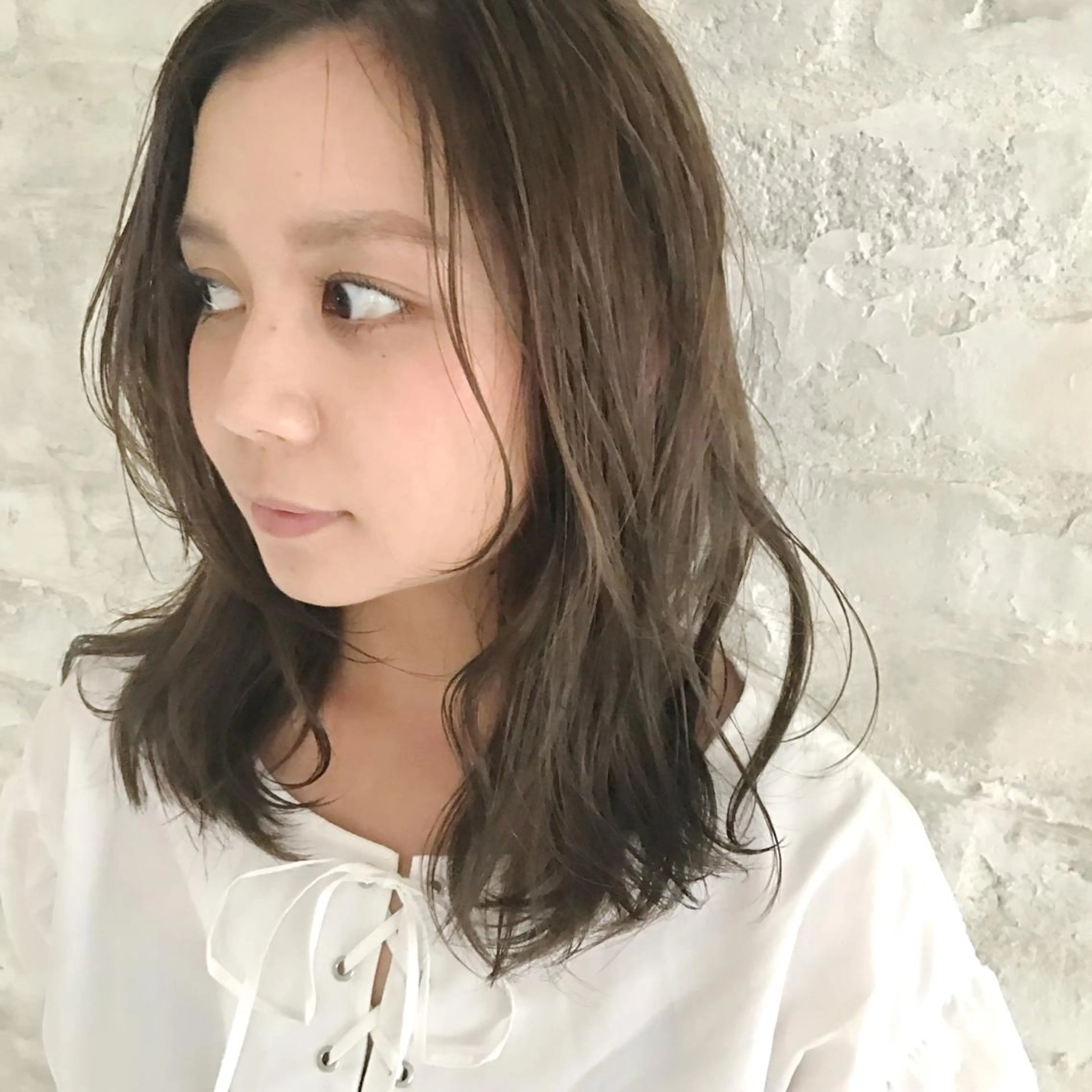 セミロング カラー ブルーカラー ブルージュ イルミナカラー rasiku所属・Yamazaki Naokoのマツエク・マツパデザイン