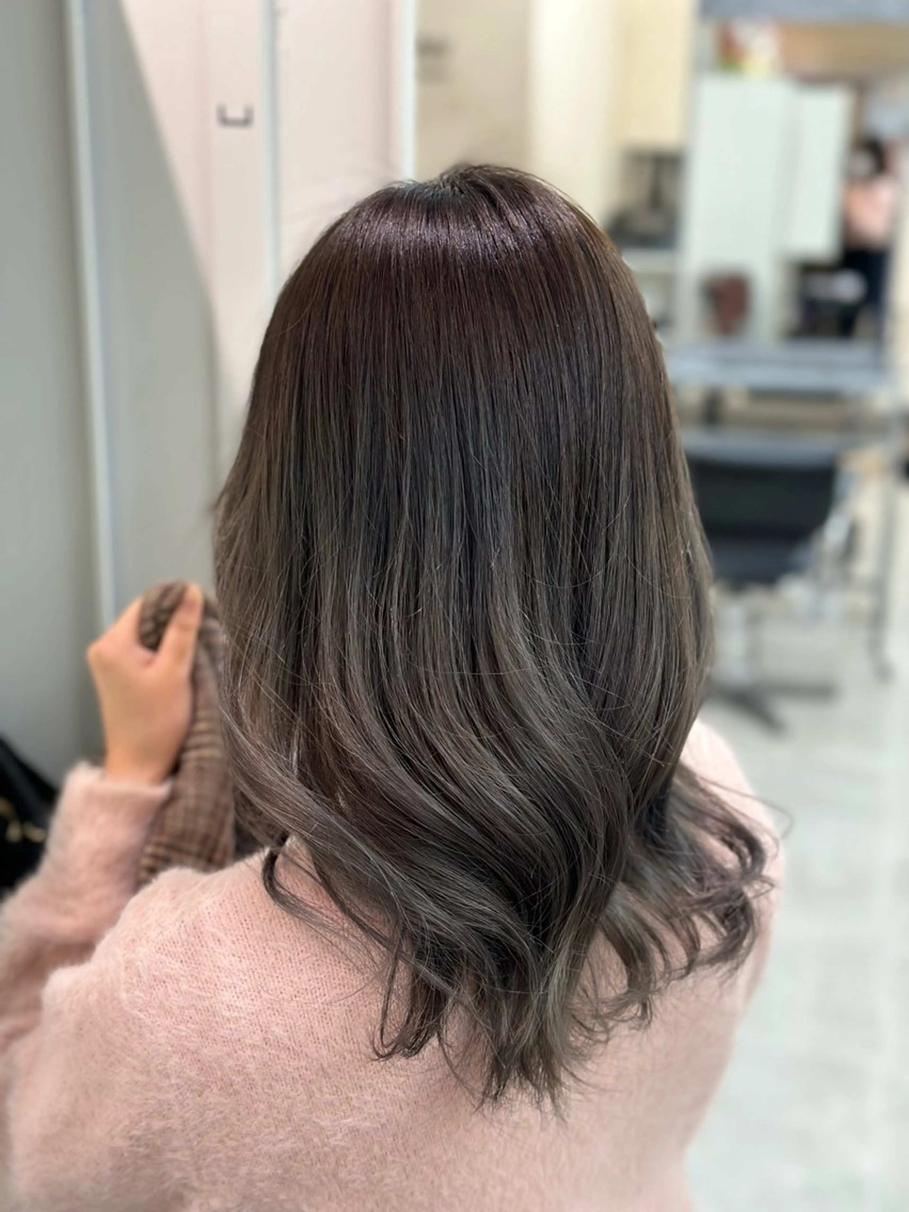 セミロング カラー 🤍透明感カラー🤍 Moeのヘアスタイル