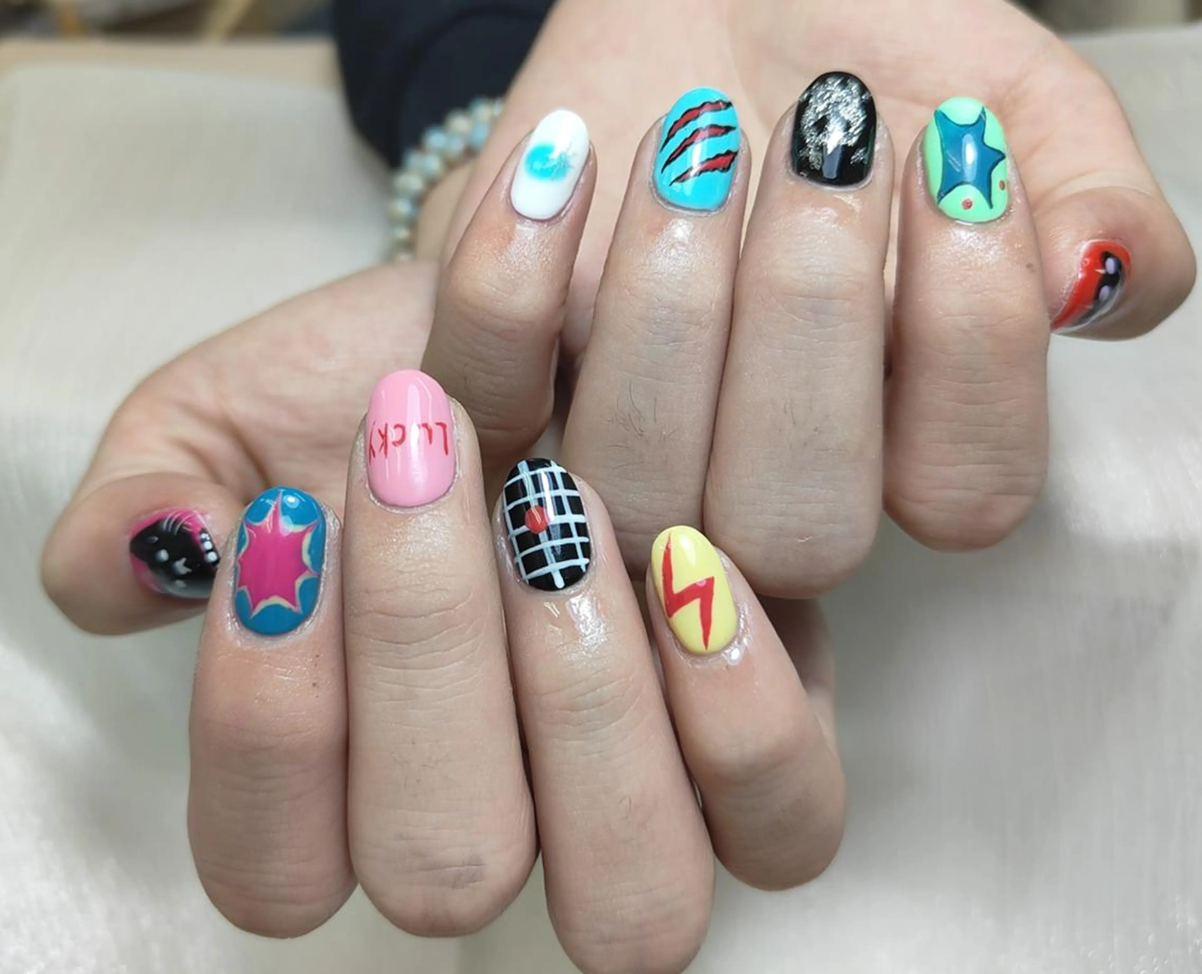 ネイル モニカ アキイのネイルデザイン