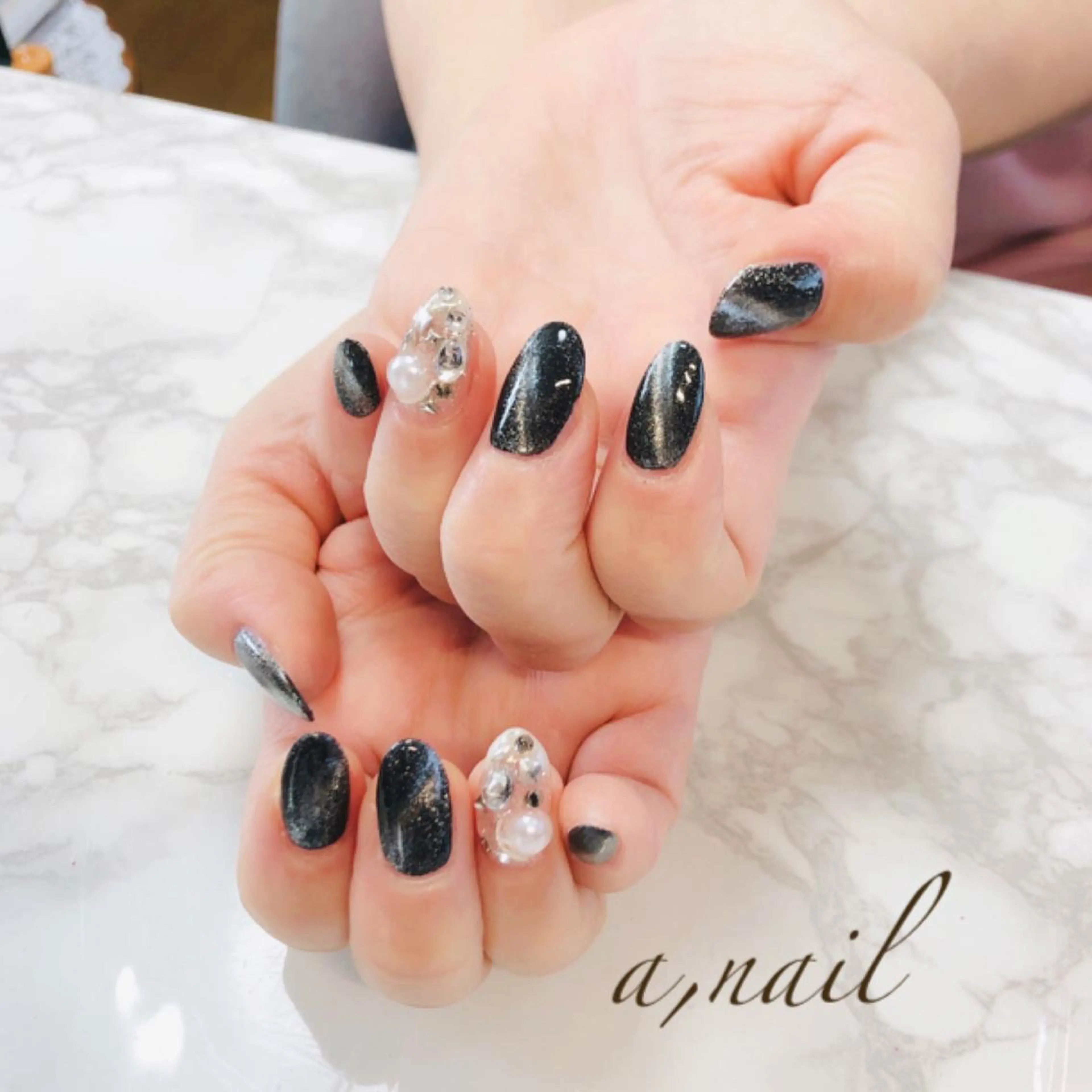 ネイル フットネイル ラメ(グリッター) マグネットネイル ニュアンスネイル オフィスネイル ハンドネイル ネイルサロン エーネイルのネイルデザイン