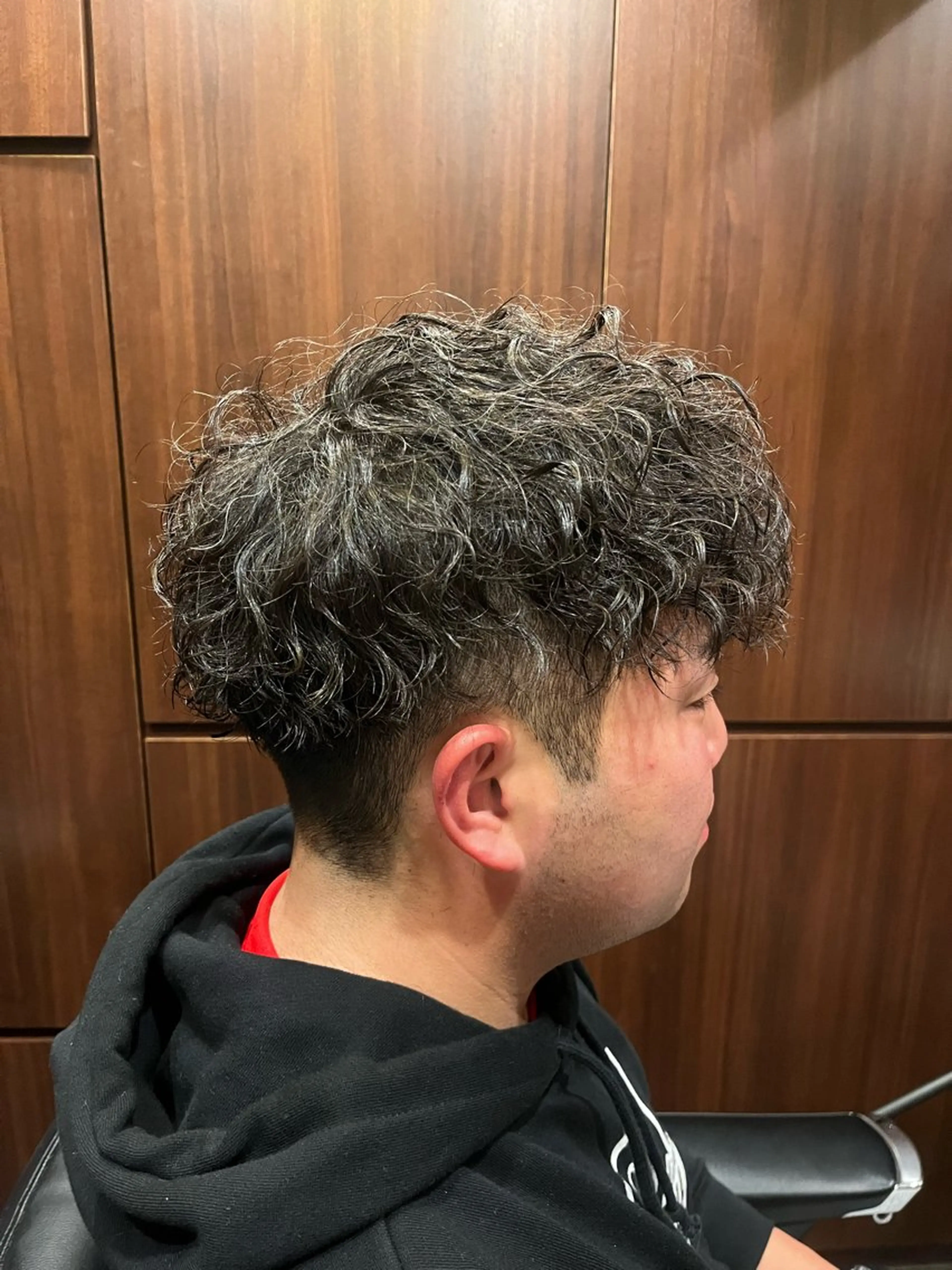 パーマ メンズ ヒロ銀座 川崎店所属・ヒロ銀座川崎 志田健介のヘアスタイル