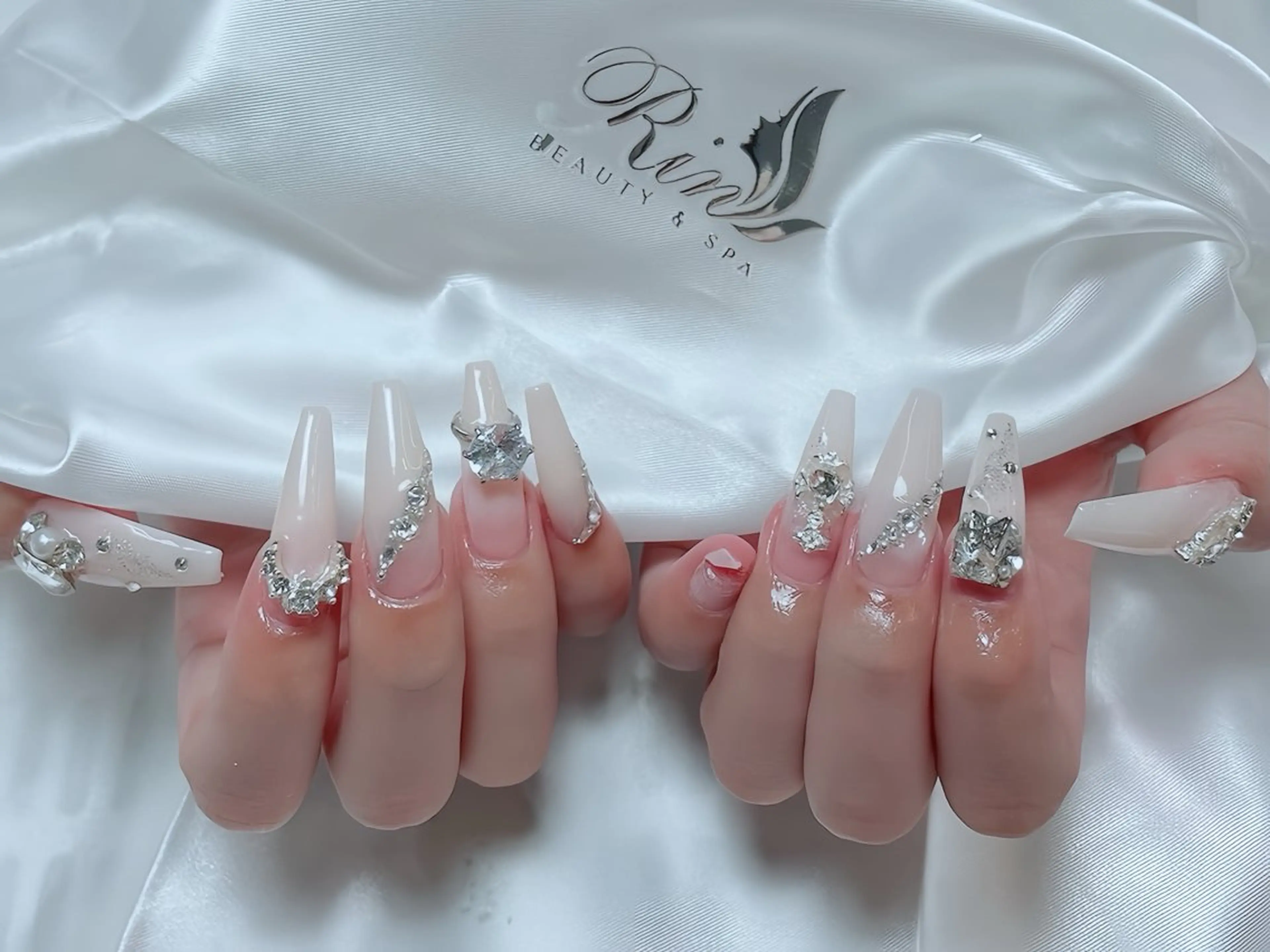 ネイル アートネイル ハロウィン ロングネイル スカルプネイル ネイルチップ Rin Nail 新大久保店のネイルデザイン