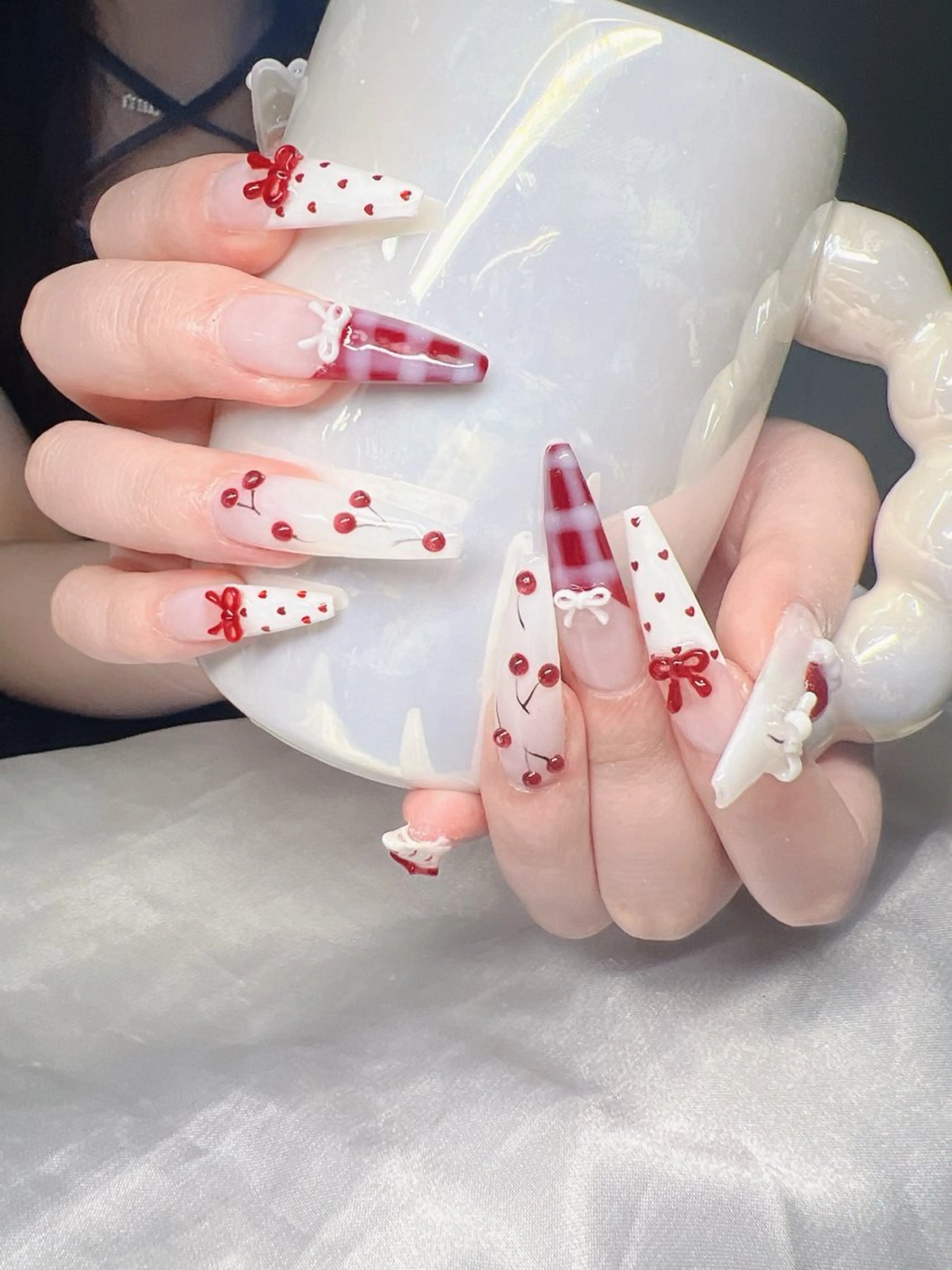 ネイル 長さ出し グラデーション 卒業式 キラキラネイル マグネットネイル ハンドネイル Lee Nailsのネイルデザイン