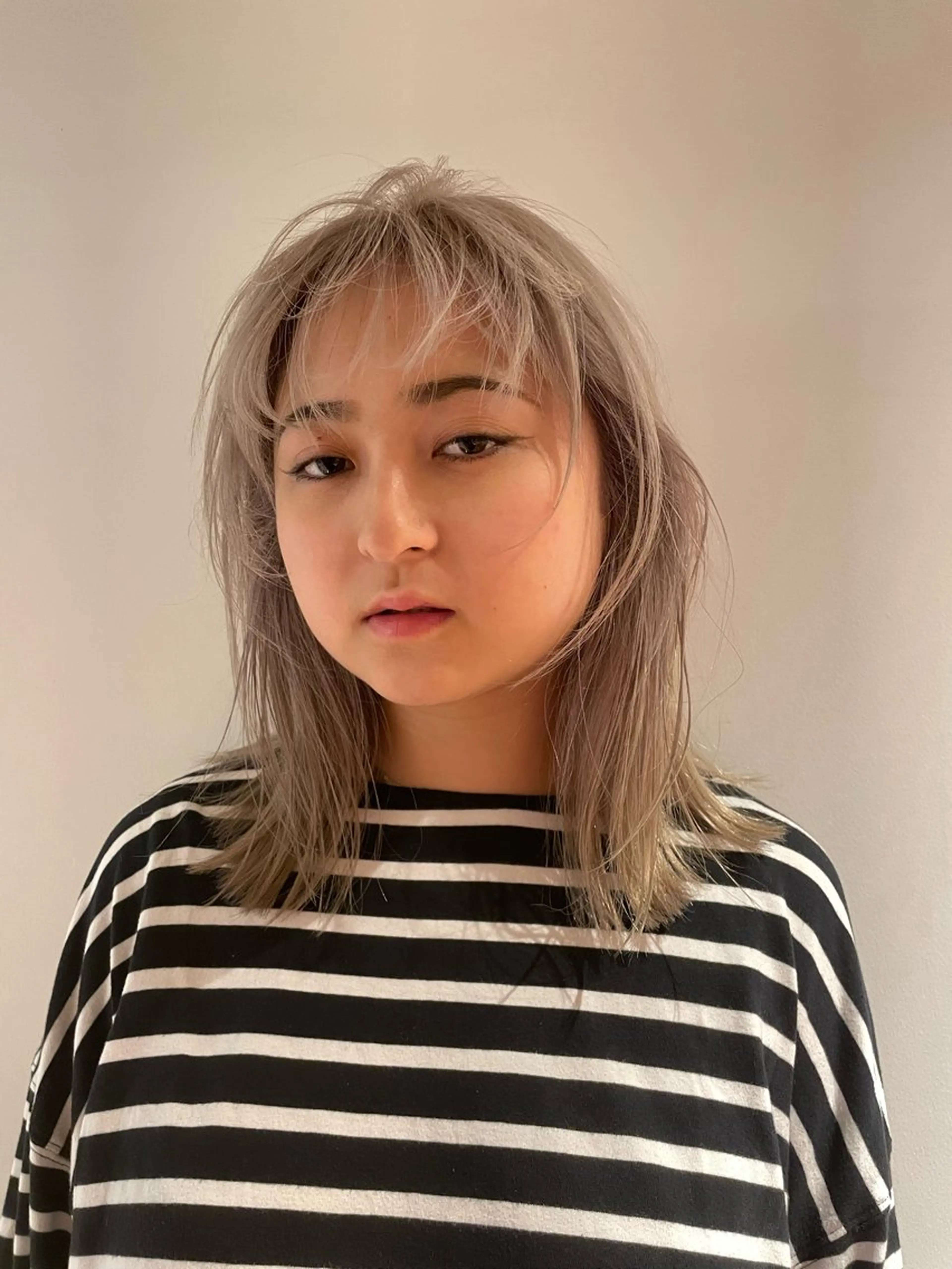 ミディアム カラー ボブレイヤー 透明感カラー ダブルカラー ハイトーンカラー ボブ 🤍透明感カラー/ レイヤー/SUのヘアスタイル