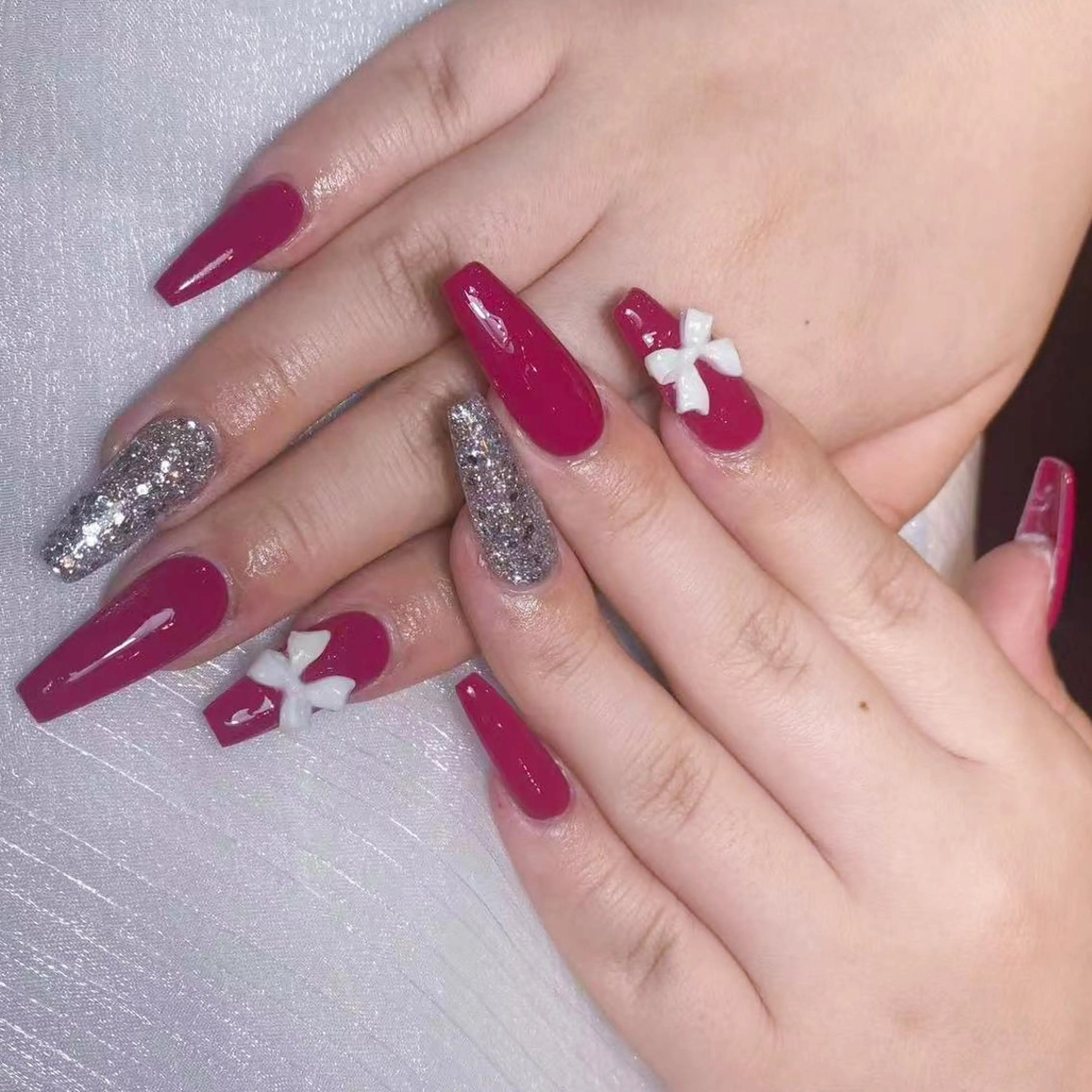 ネイル アートネイル オーロラネイル ガーリー キラキラネイル 韓国ネイル ハンドネイル DIANMOND NAIL🌸のネイルデザイン