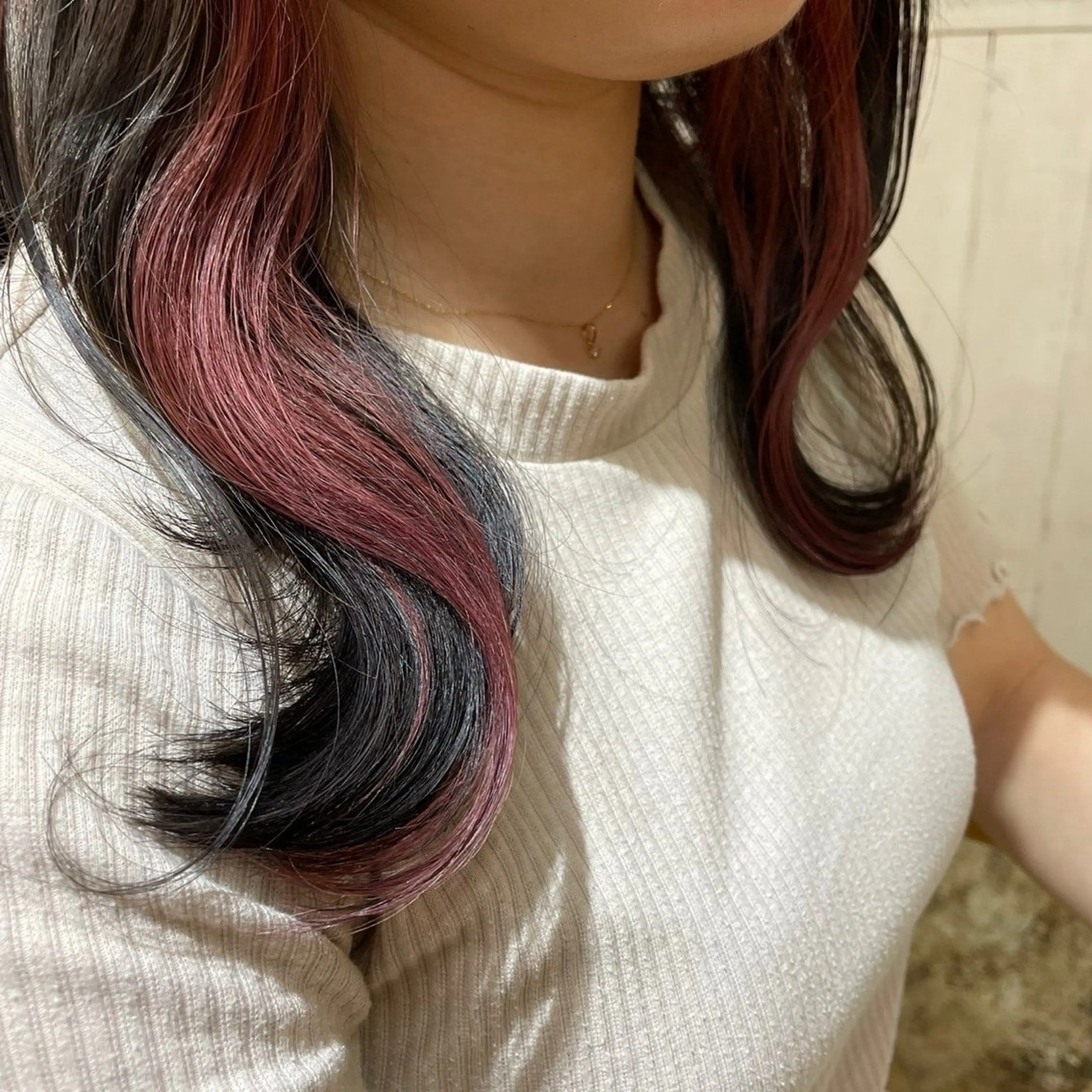 ミディアム カラー 平良 那生のヘアスタイル