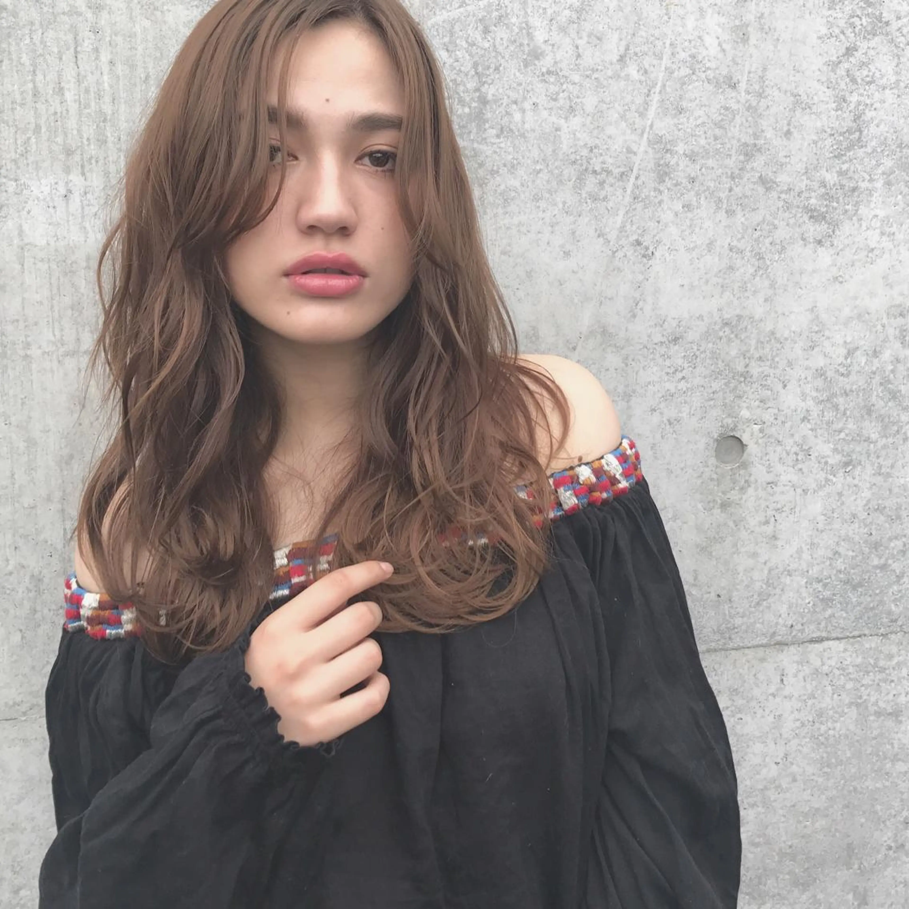 セミロング カラー バレイヤージュ ブリーチ デザインカラー ハイライトカラー インナーカラー ハリウッドブロウ LAID BACKの眉毛・アイブロウイメージ