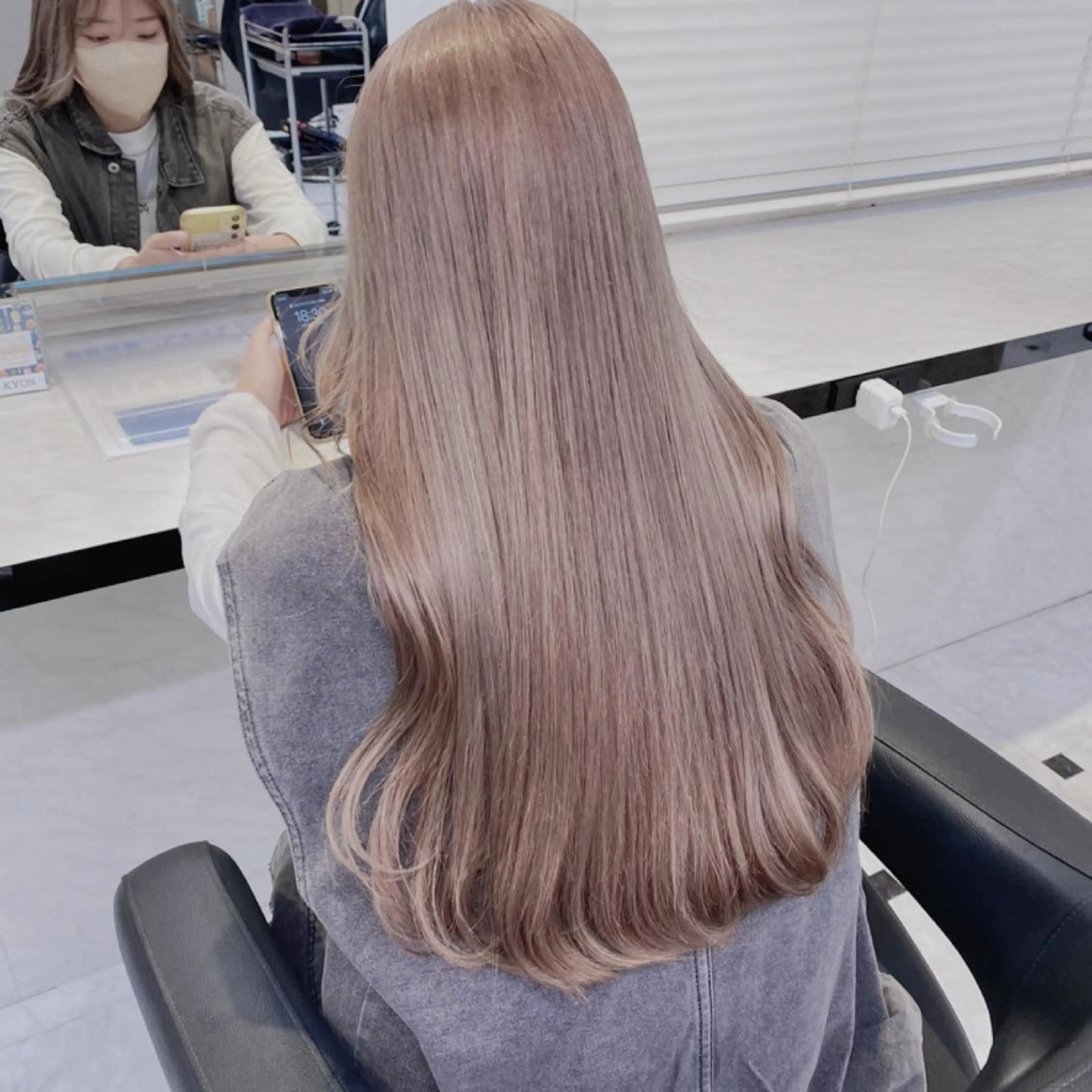 ロング カラー rio🧚🏻‍♀️ 暖色/グレージュのヘアスタイル