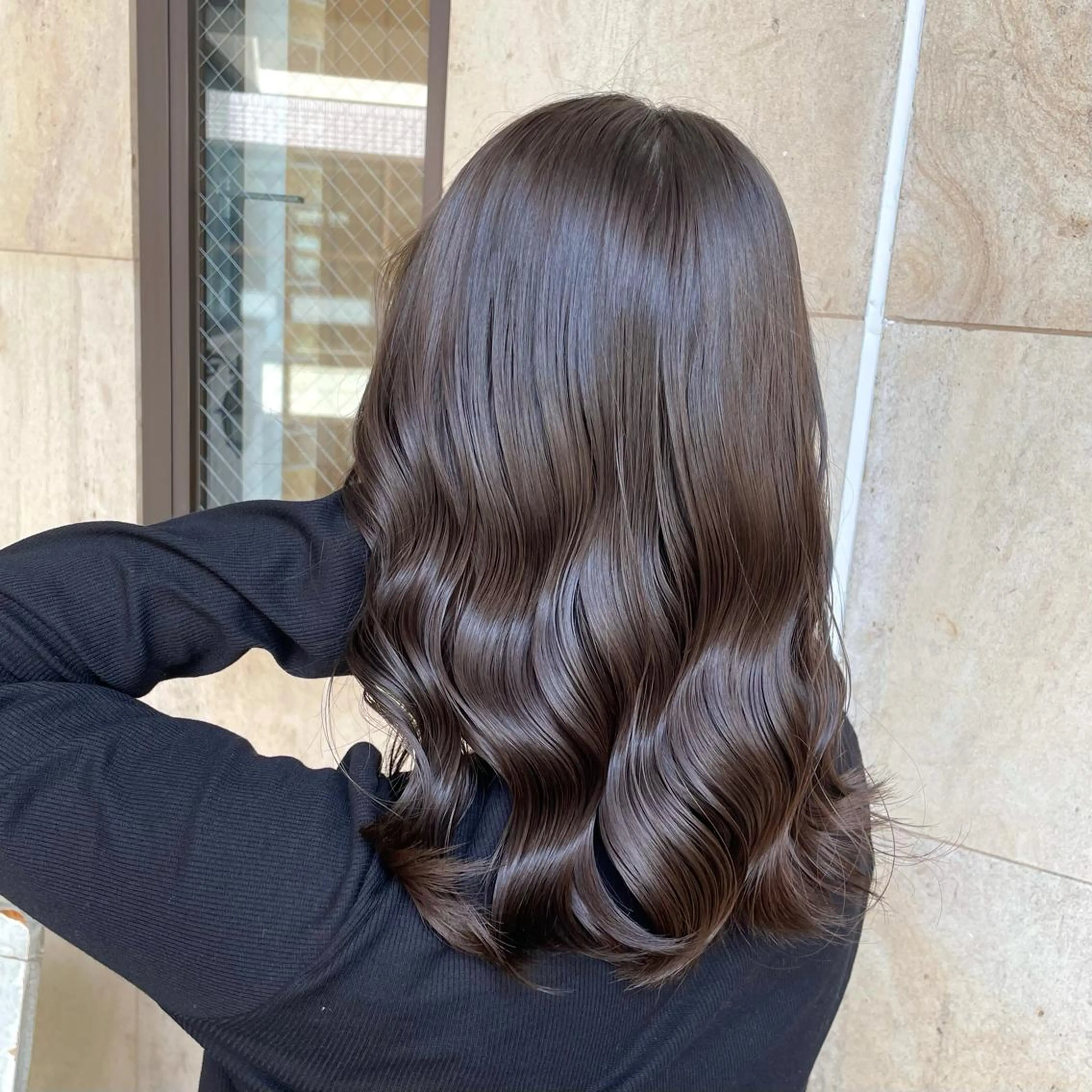 ミディアム ミヤザキ タクトのヘアスタイル