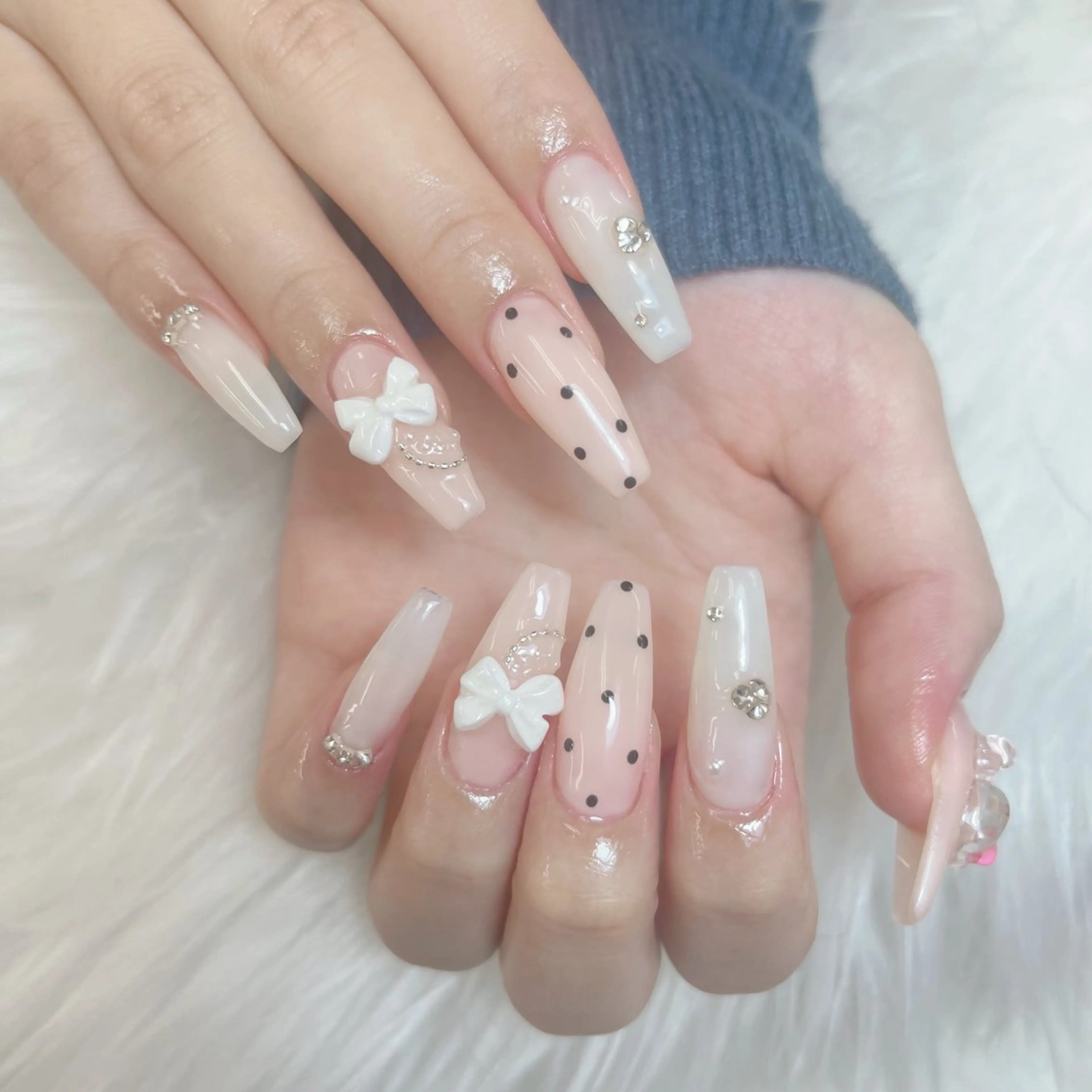 ネイル 成人式 ロングネイル マグネットネイル 大理石ネイル(マーブル) リボン ハンドネイル Amee Nail Salonのネイルデザイン